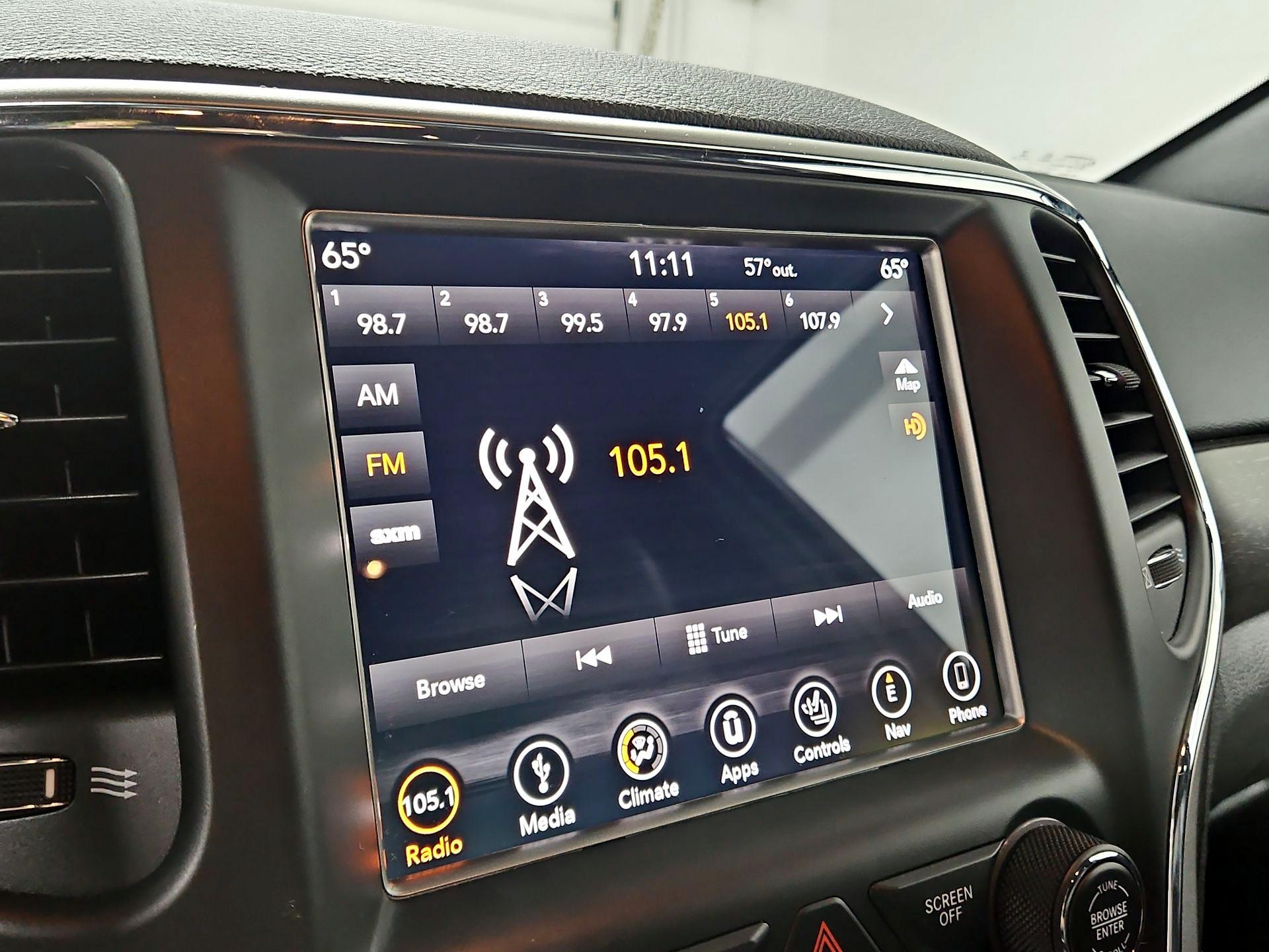 Thumbnail: 2018 Jeep Grand Cherokee - 16