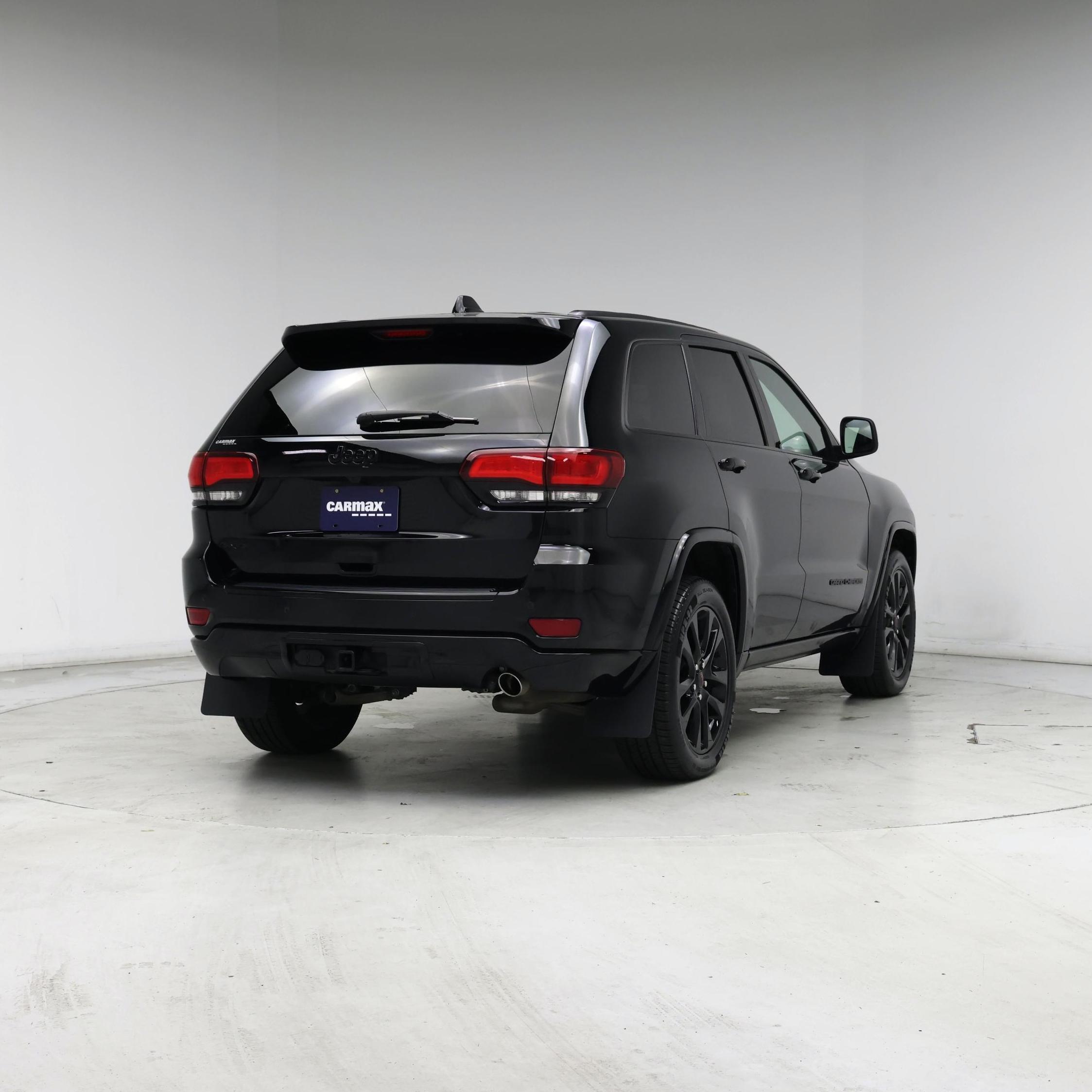 Thumbnail: 2018 Jeep Grand Cherokee - 8