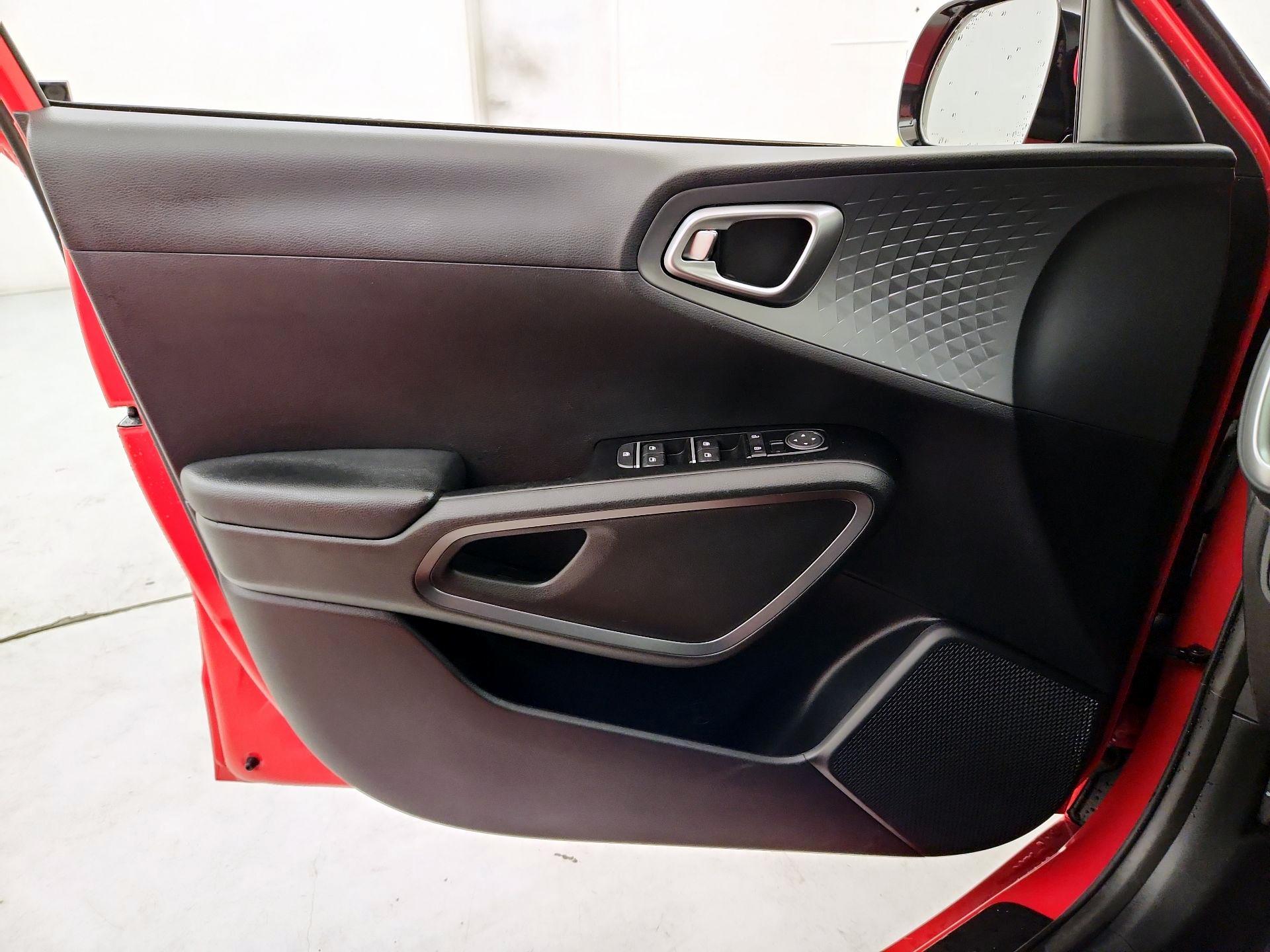 Thumbnail: 2020 Kia Soul - 12