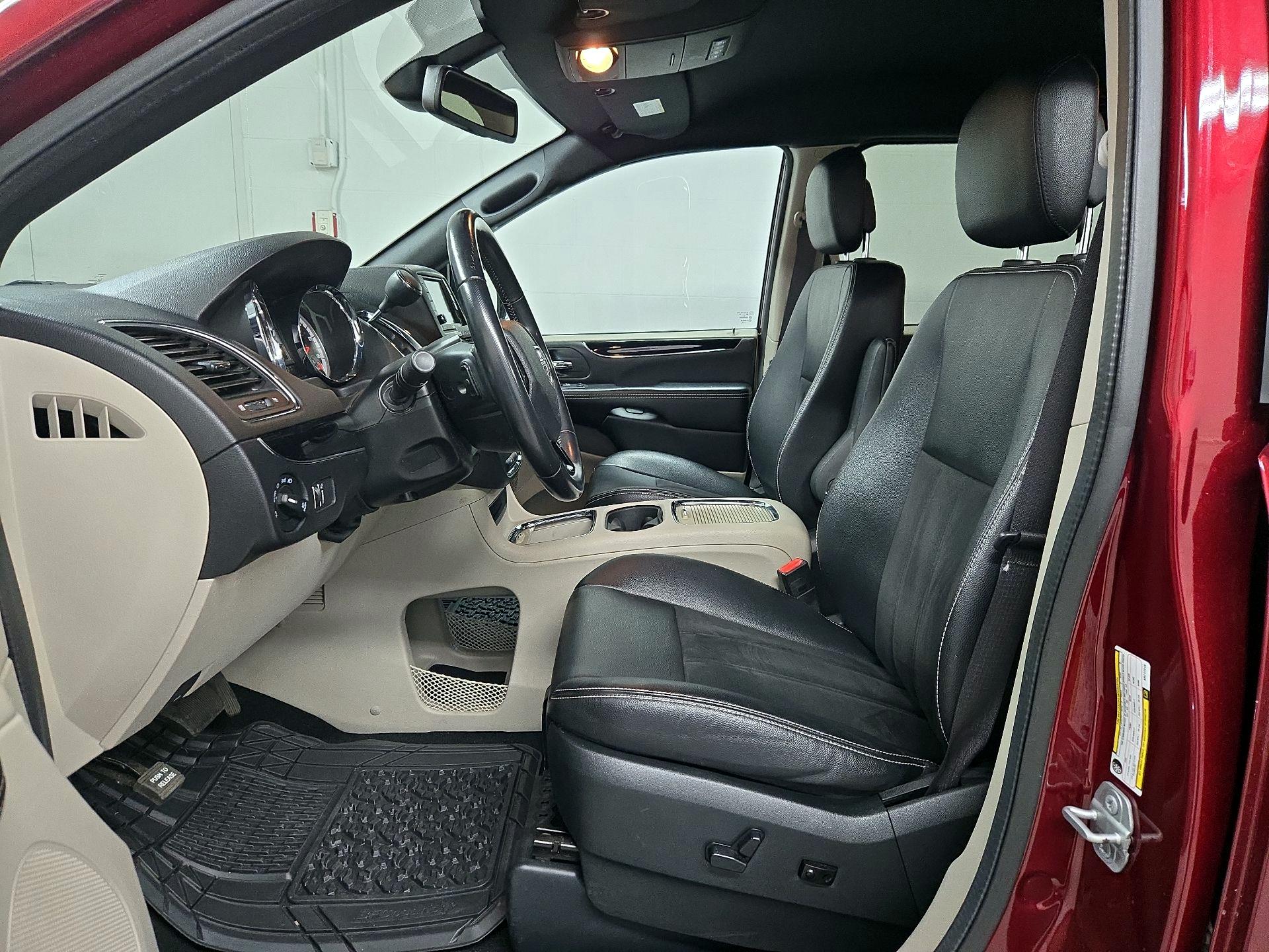 Thumbnail: 2019 Dodge Grand Caravan - 11
