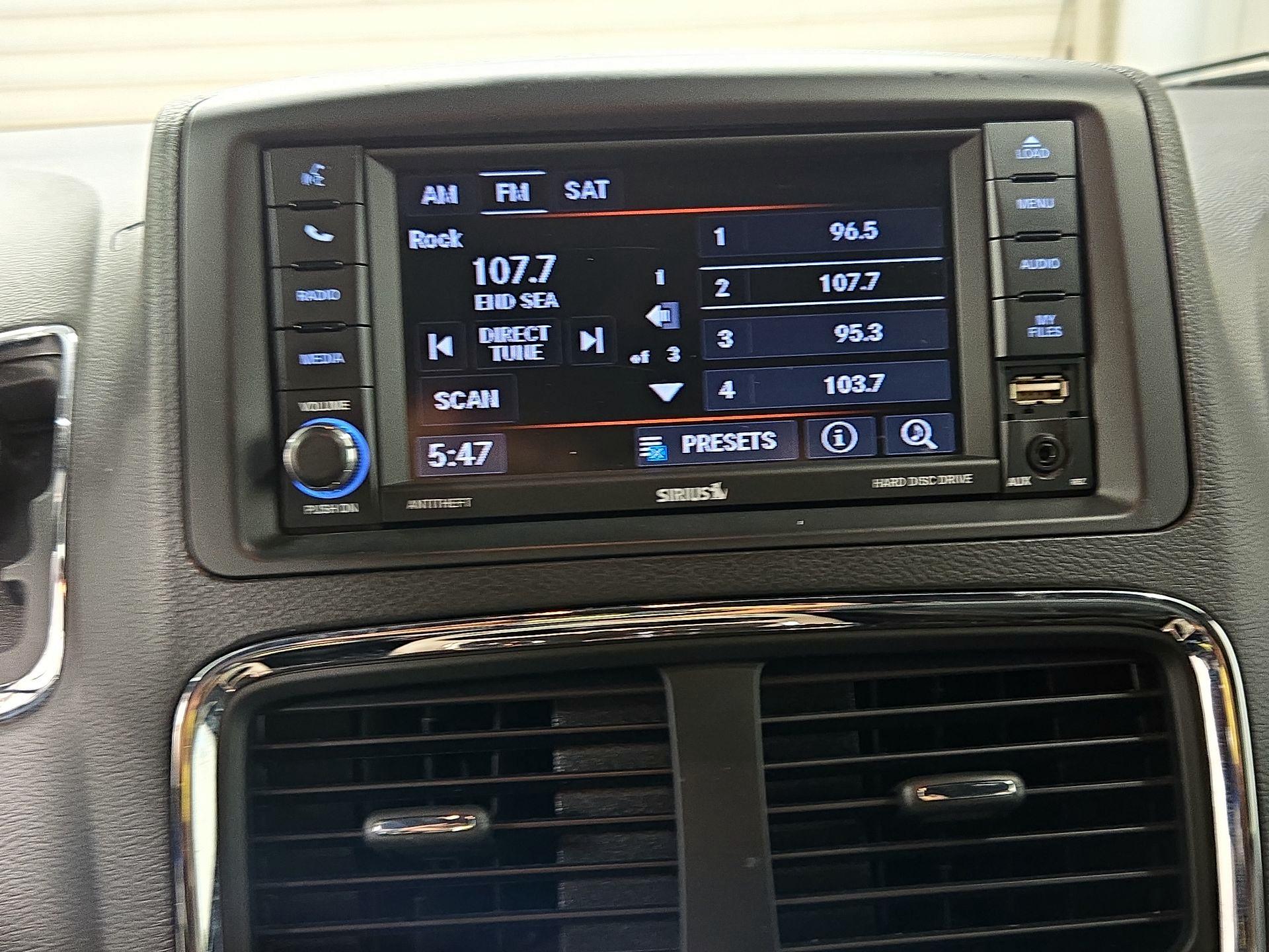 Thumbnail: 2019 Dodge Grand Caravan - 15