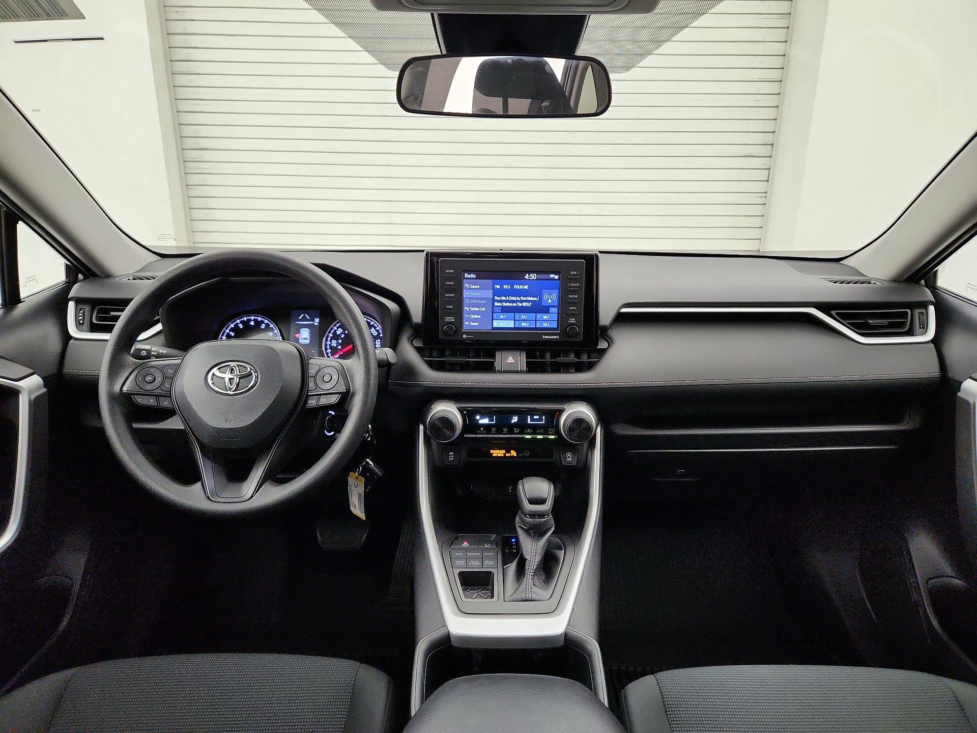 Thumbnail: 2022 Toyota RAV4 - 9
