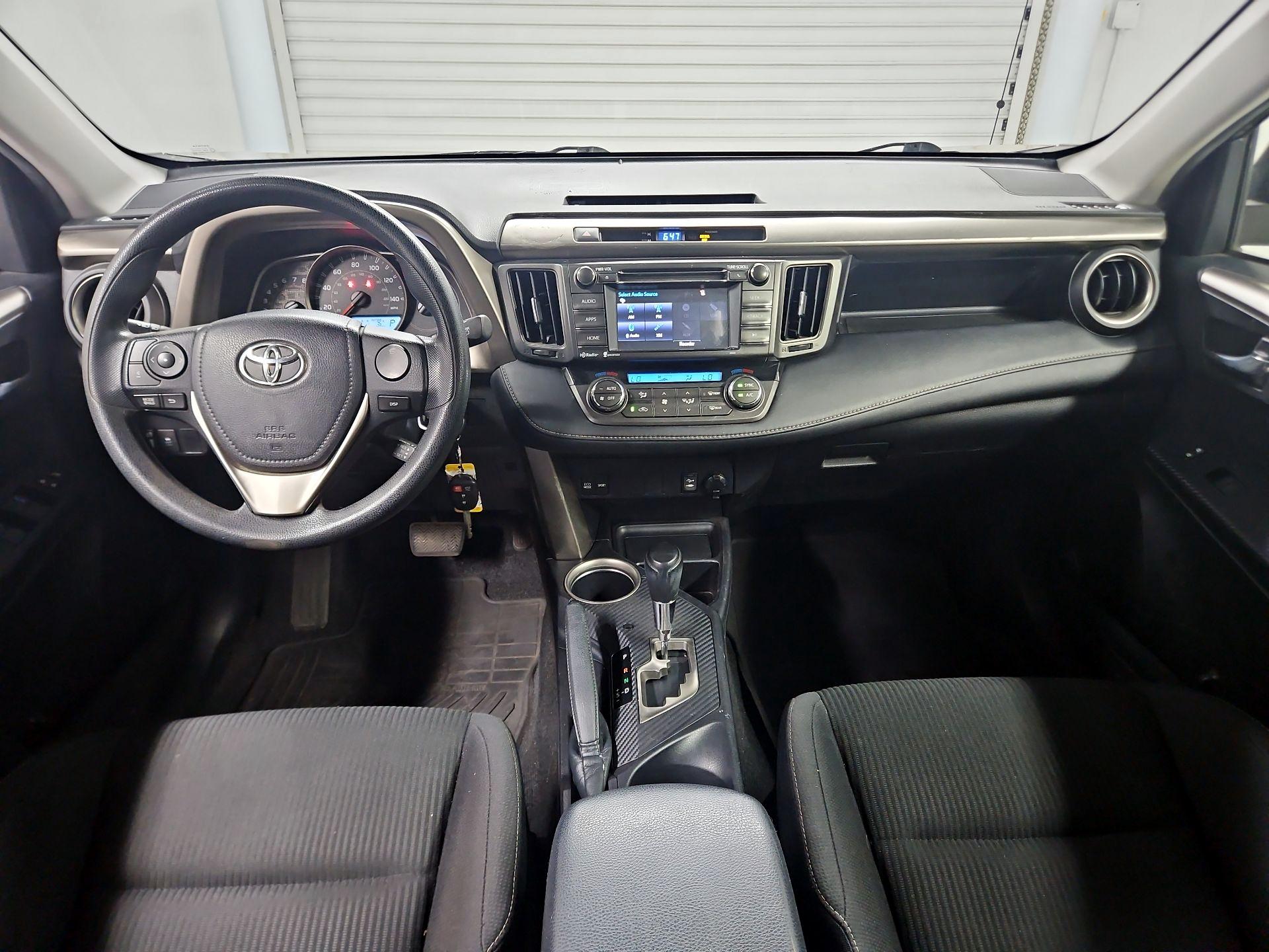 Thumbnail: 2015 Toyota RAV4 - 9