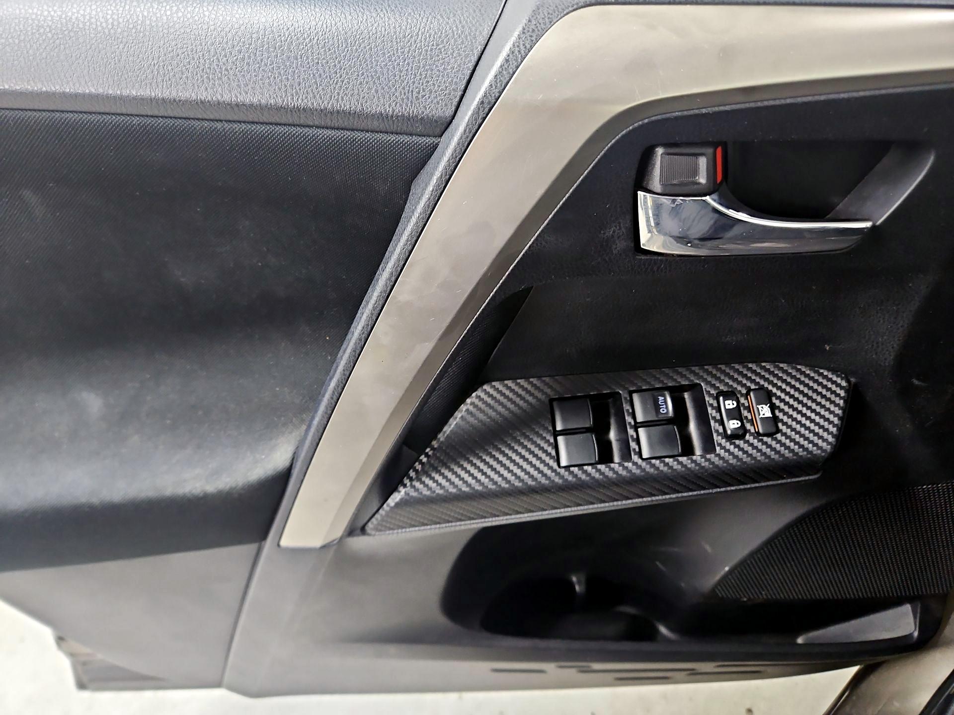 Thumbnail: 2015 Toyota RAV4 - 12