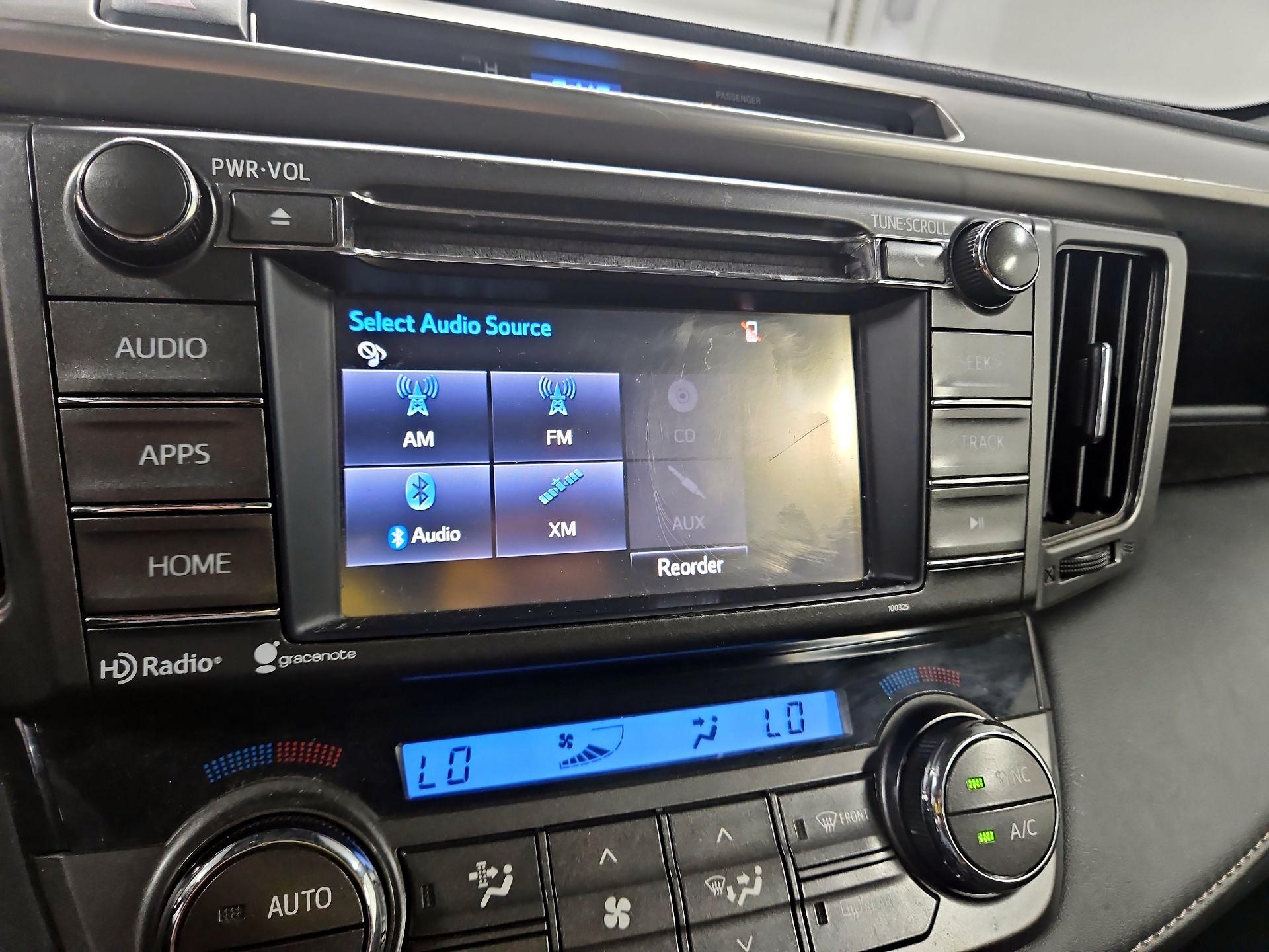 Thumbnail: 2015 Toyota RAV4 - 15