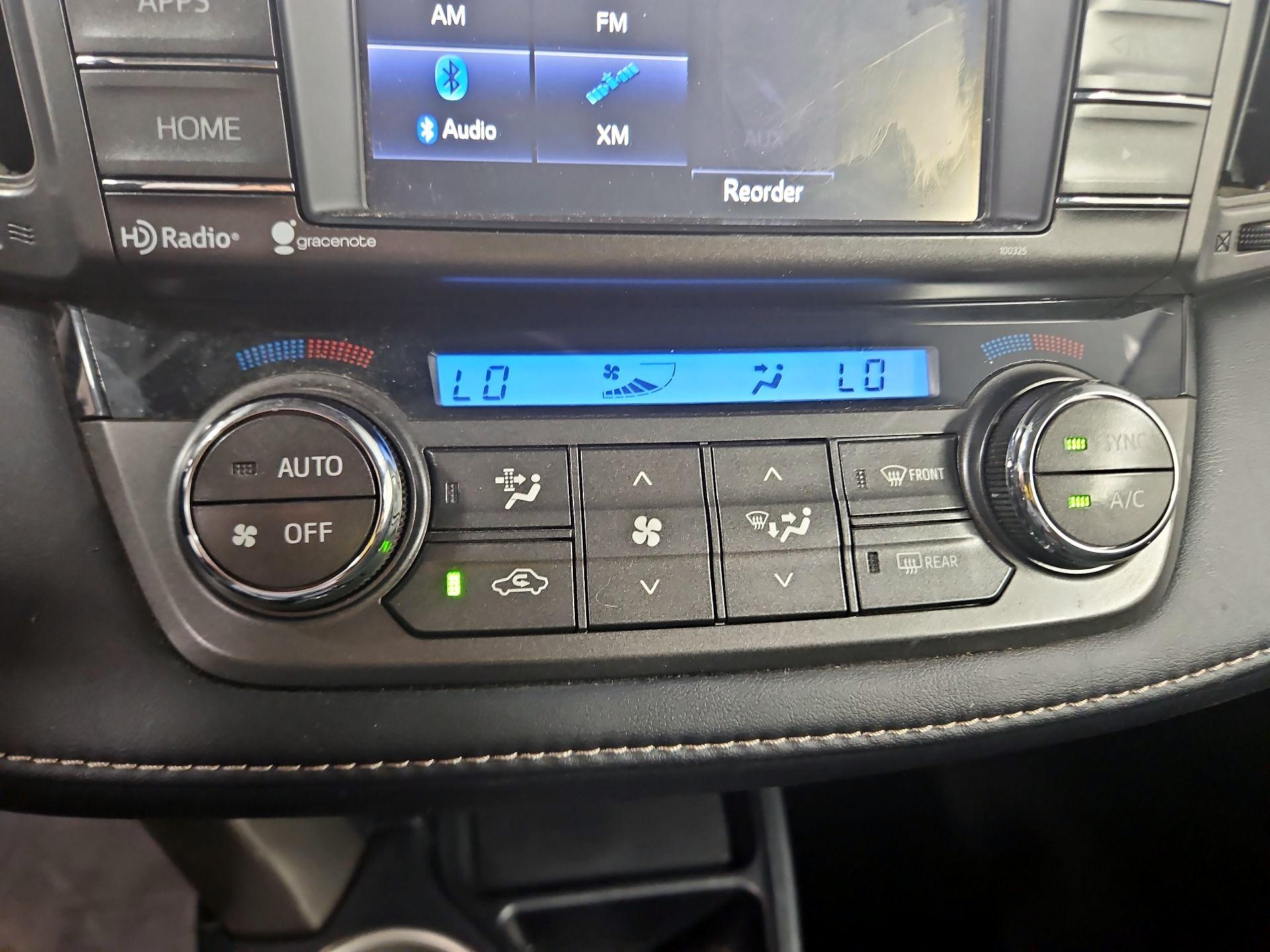 Thumbnail: 2015 Toyota RAV4 - 16