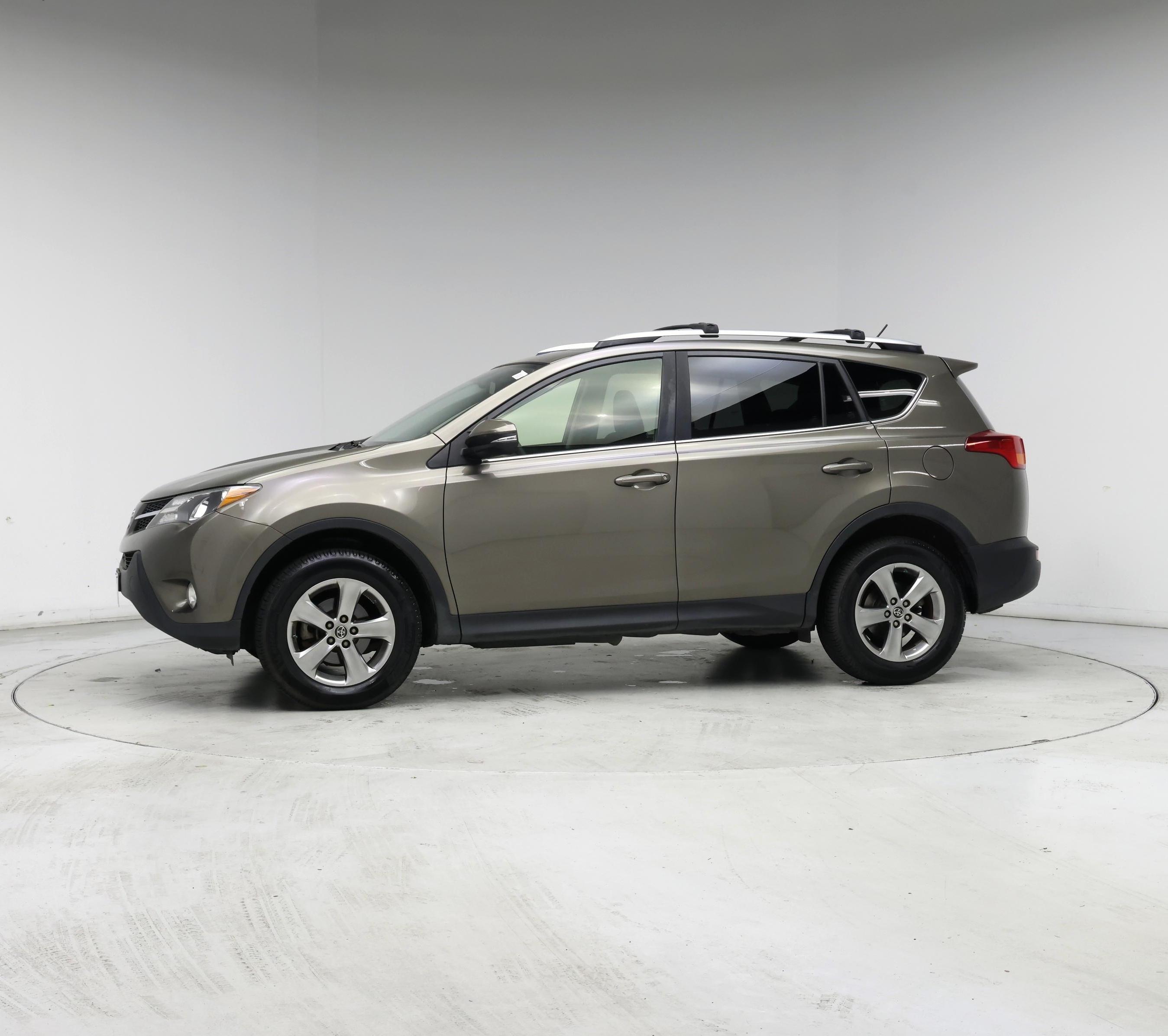 Thumbnail: 2015 Toyota RAV4 - 3
