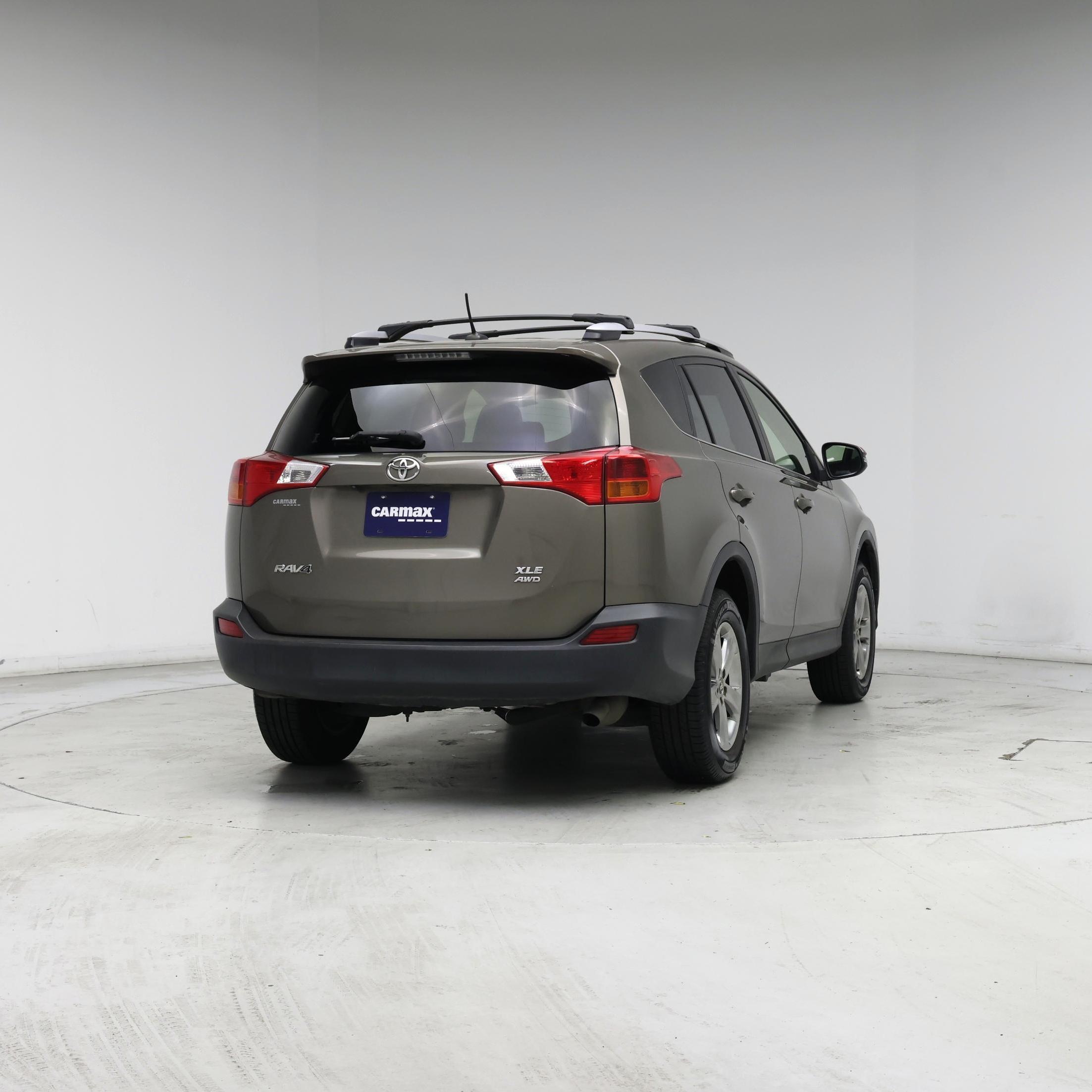 Thumbnail: 2015 Toyota RAV4 - 8