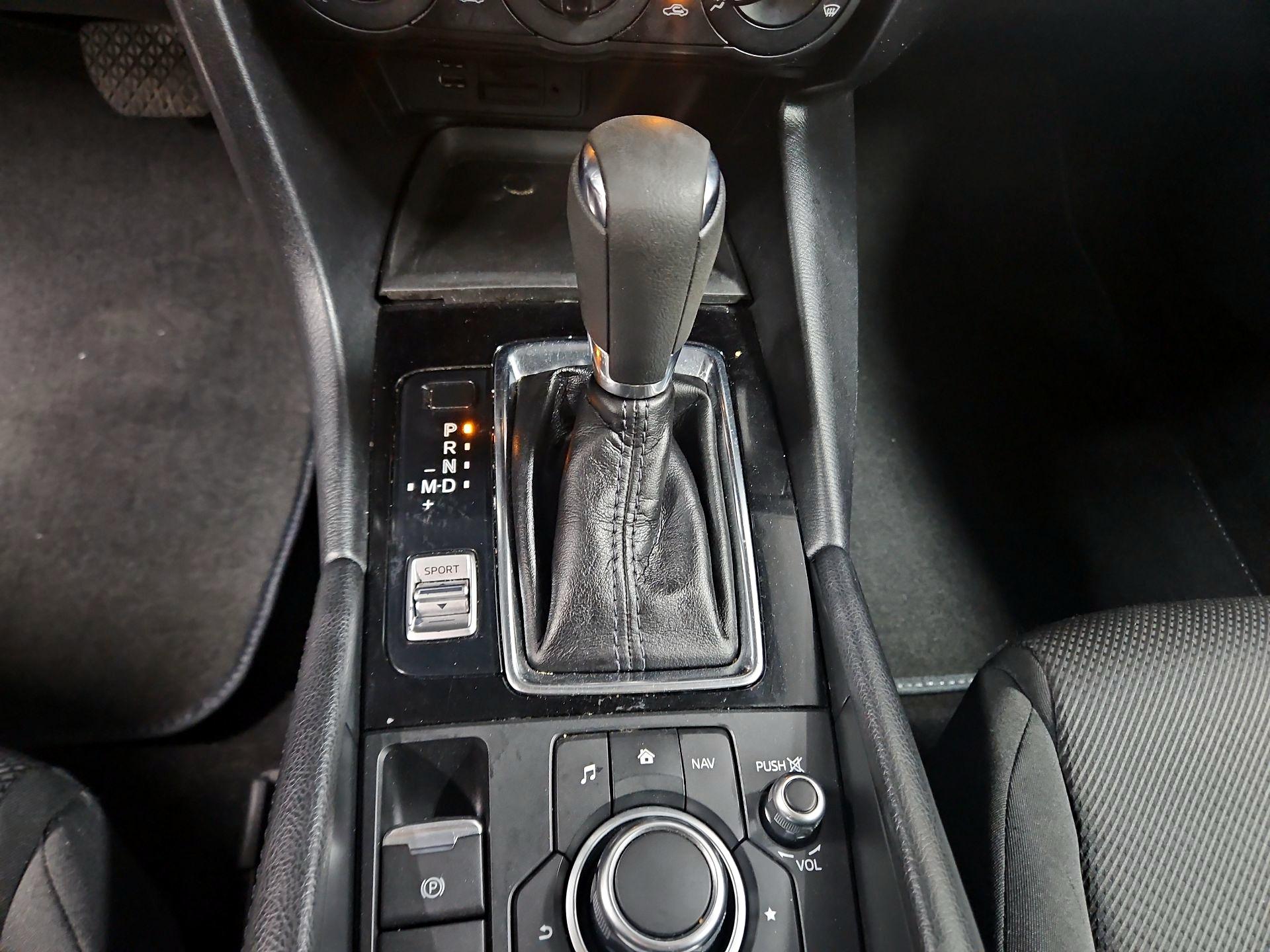Thumbnail: 2018 Mazda Mazda3 - 17