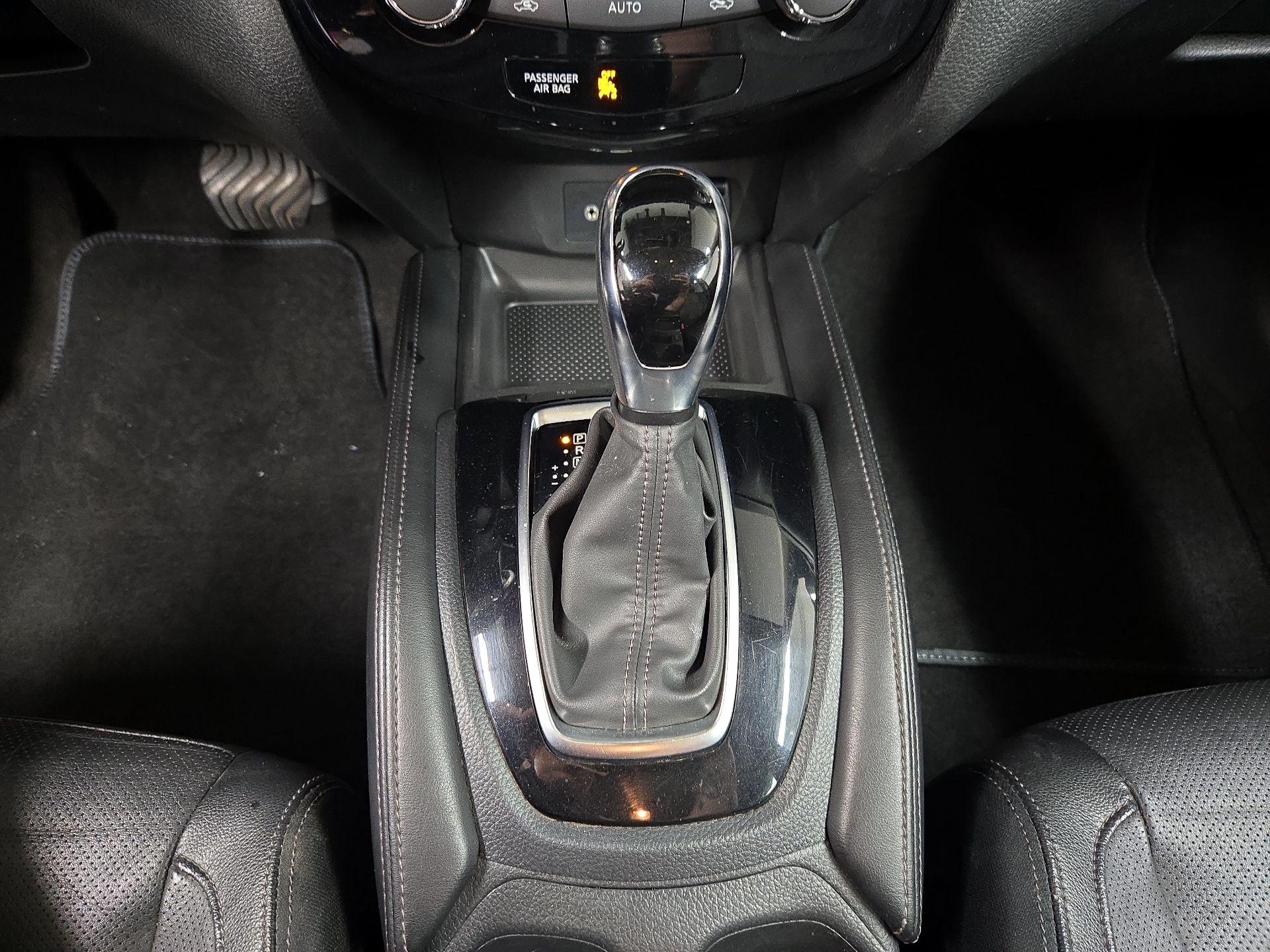Thumbnail: 2018 Nissan Rogue - 18