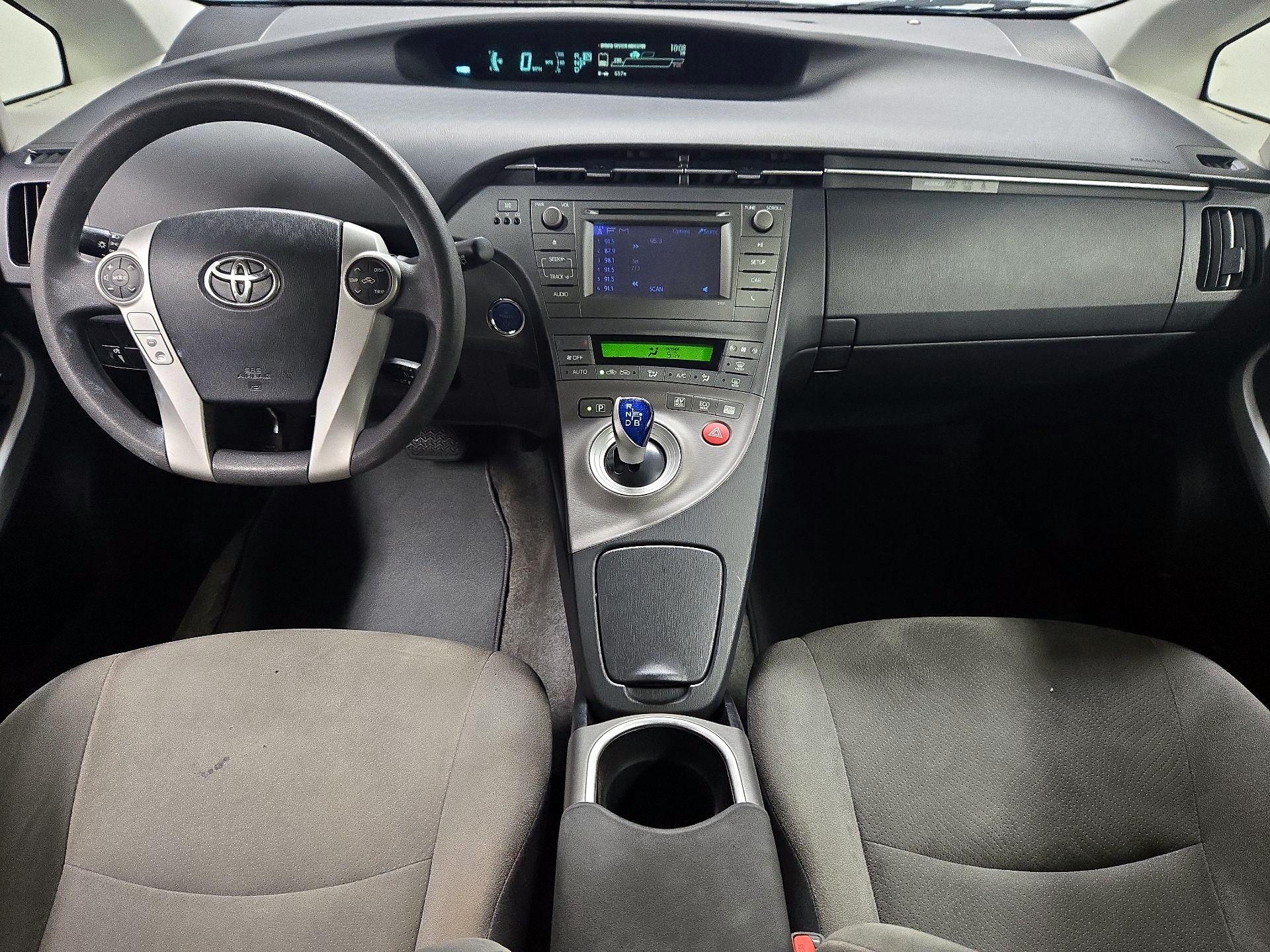 Thumbnail: 2015 Toyota Prius - 9