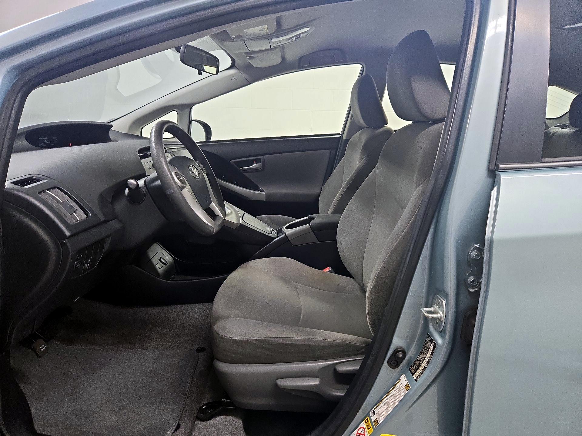 Thumbnail: 2015 Toyota Prius - 11