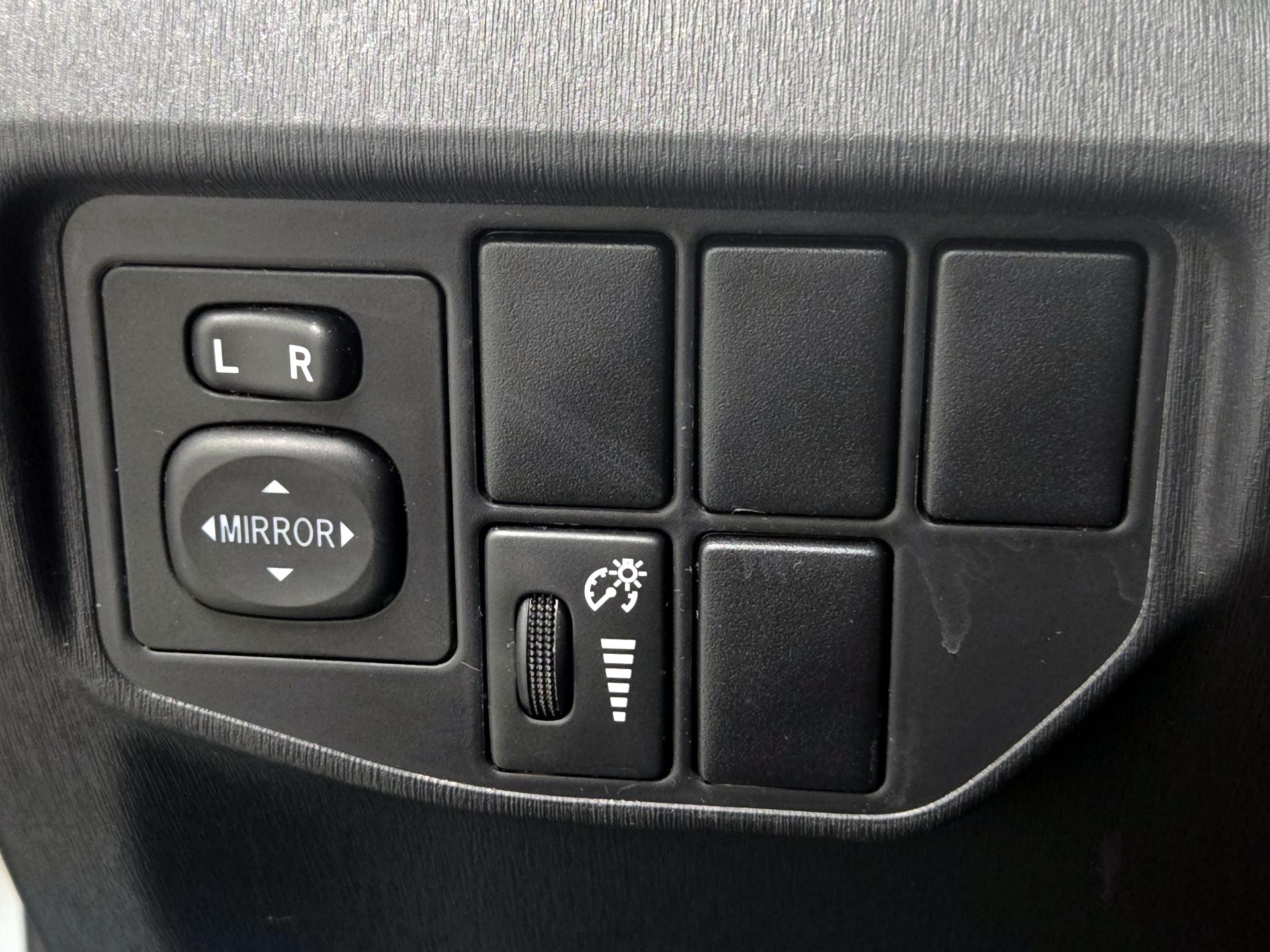 Thumbnail: 2015 Toyota Prius - 13