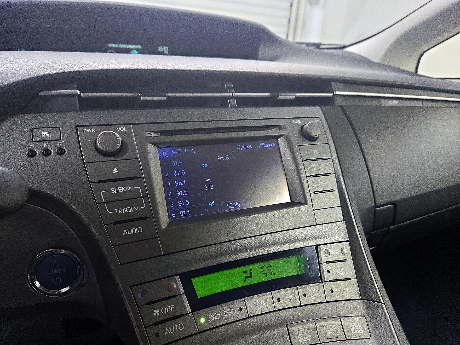 Thumbnail: 2015 Toyota Prius - 15