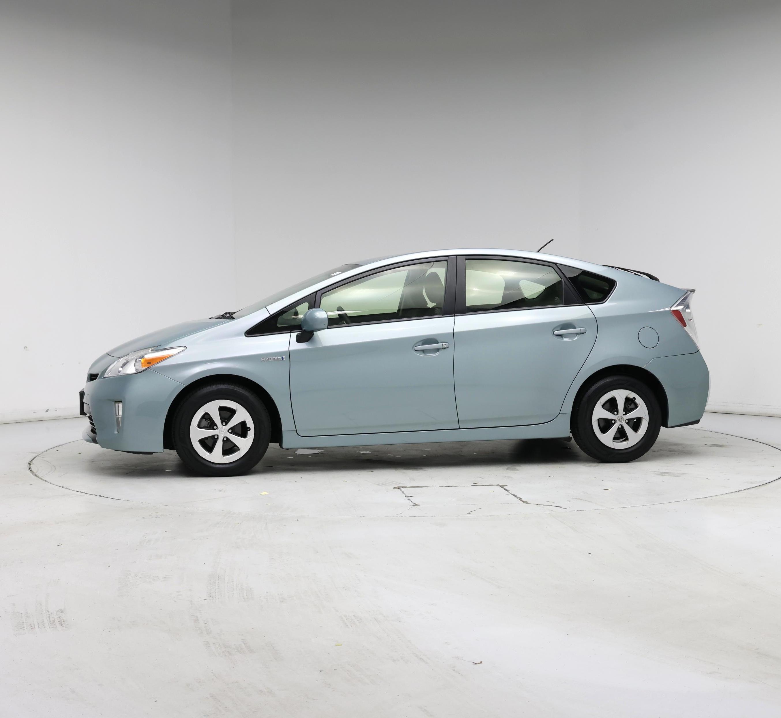Thumbnail: 2015 Toyota Prius - 3