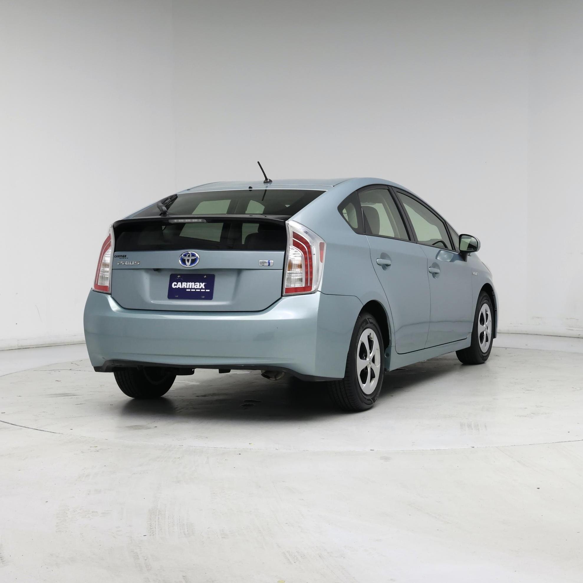 Thumbnail: 2015 Toyota Prius - 8