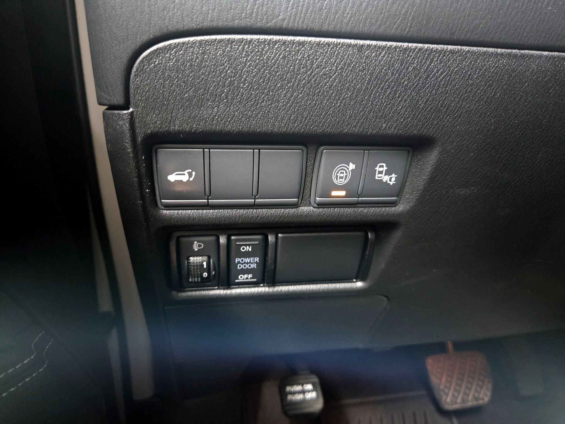 Thumbnail: 2017 Nissan Armada - 13