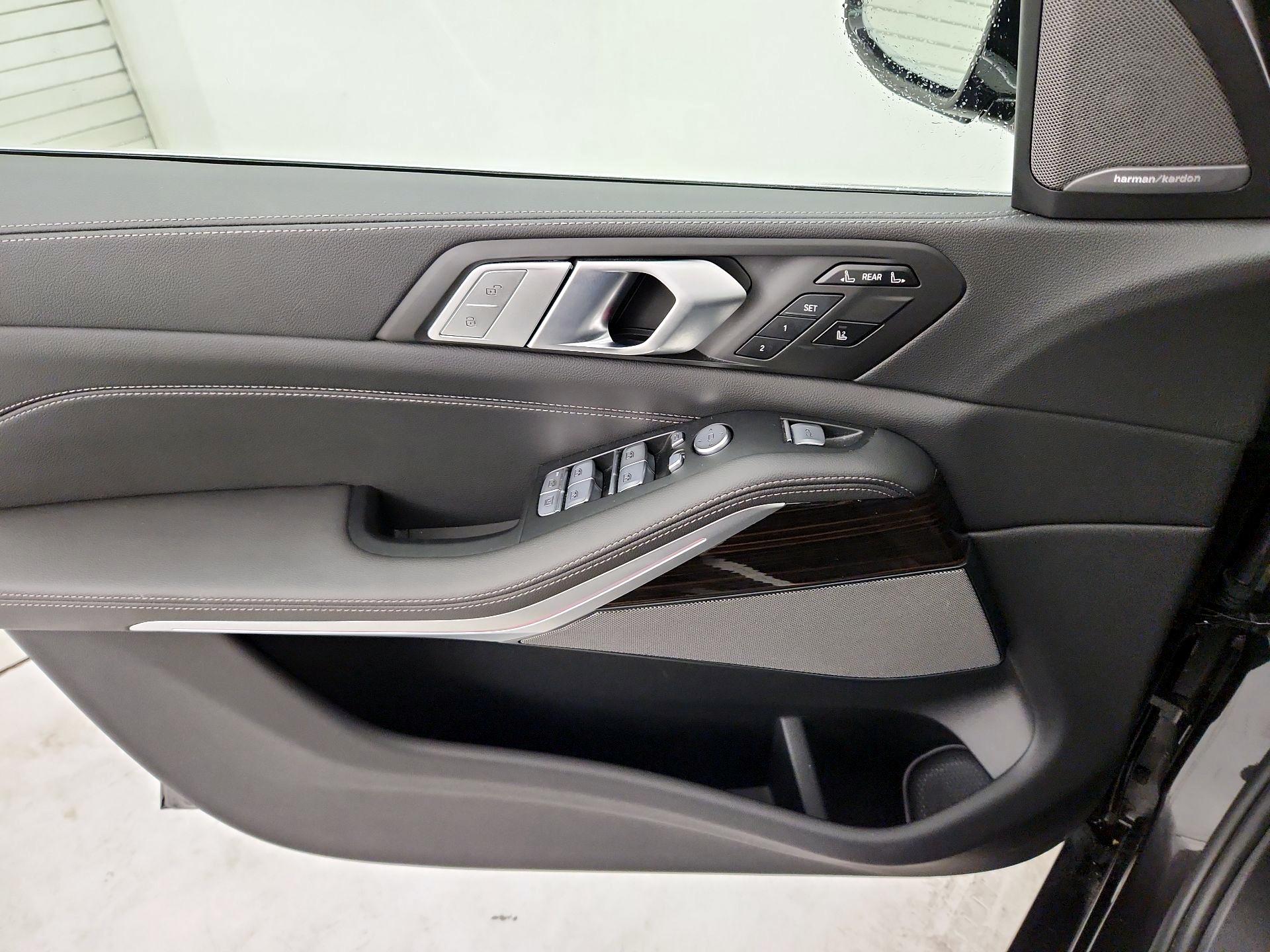 Thumbnail: 2021 BMW X7 - 12