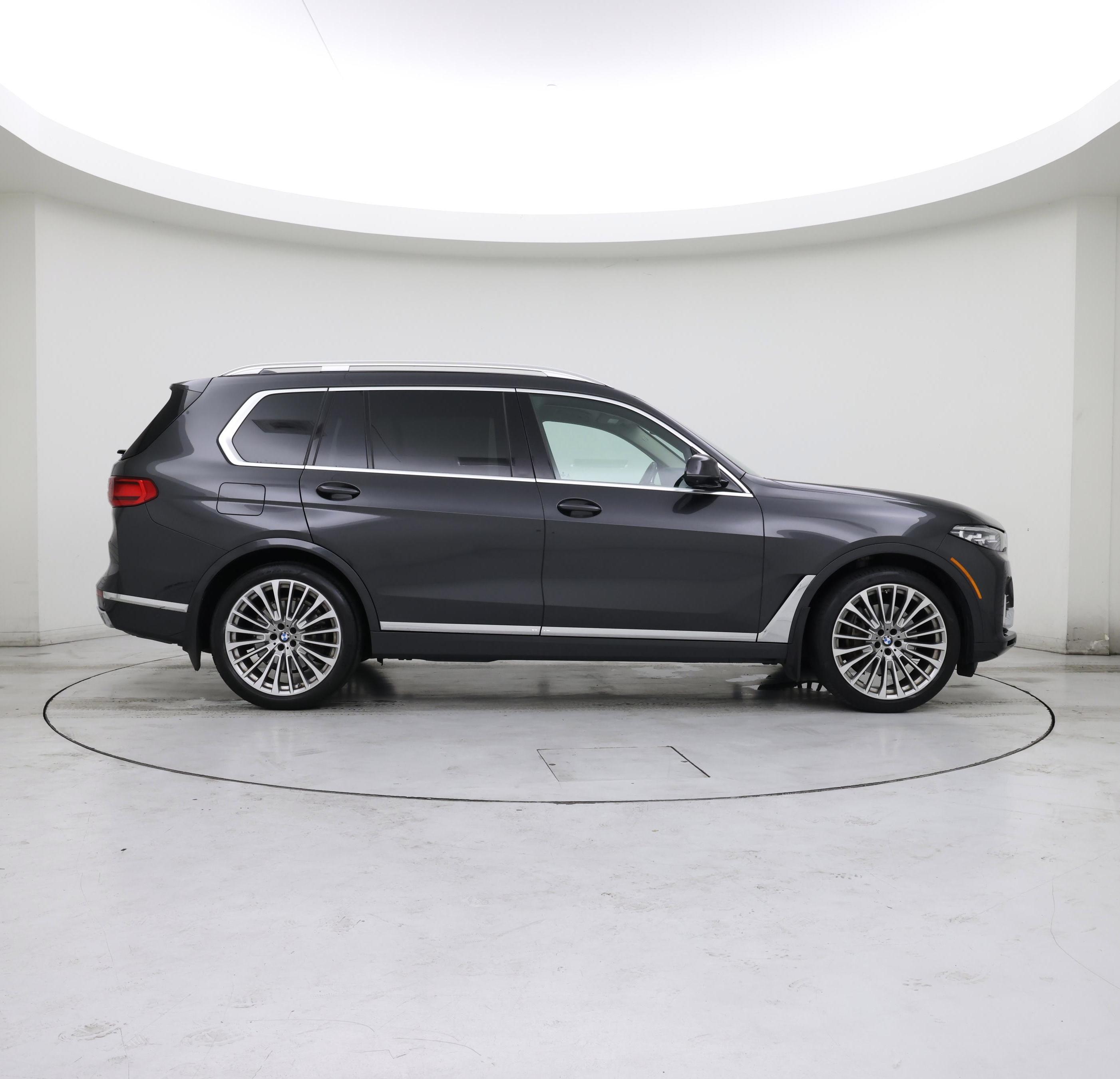 Thumbnail: 2021 BMW X7 - 7