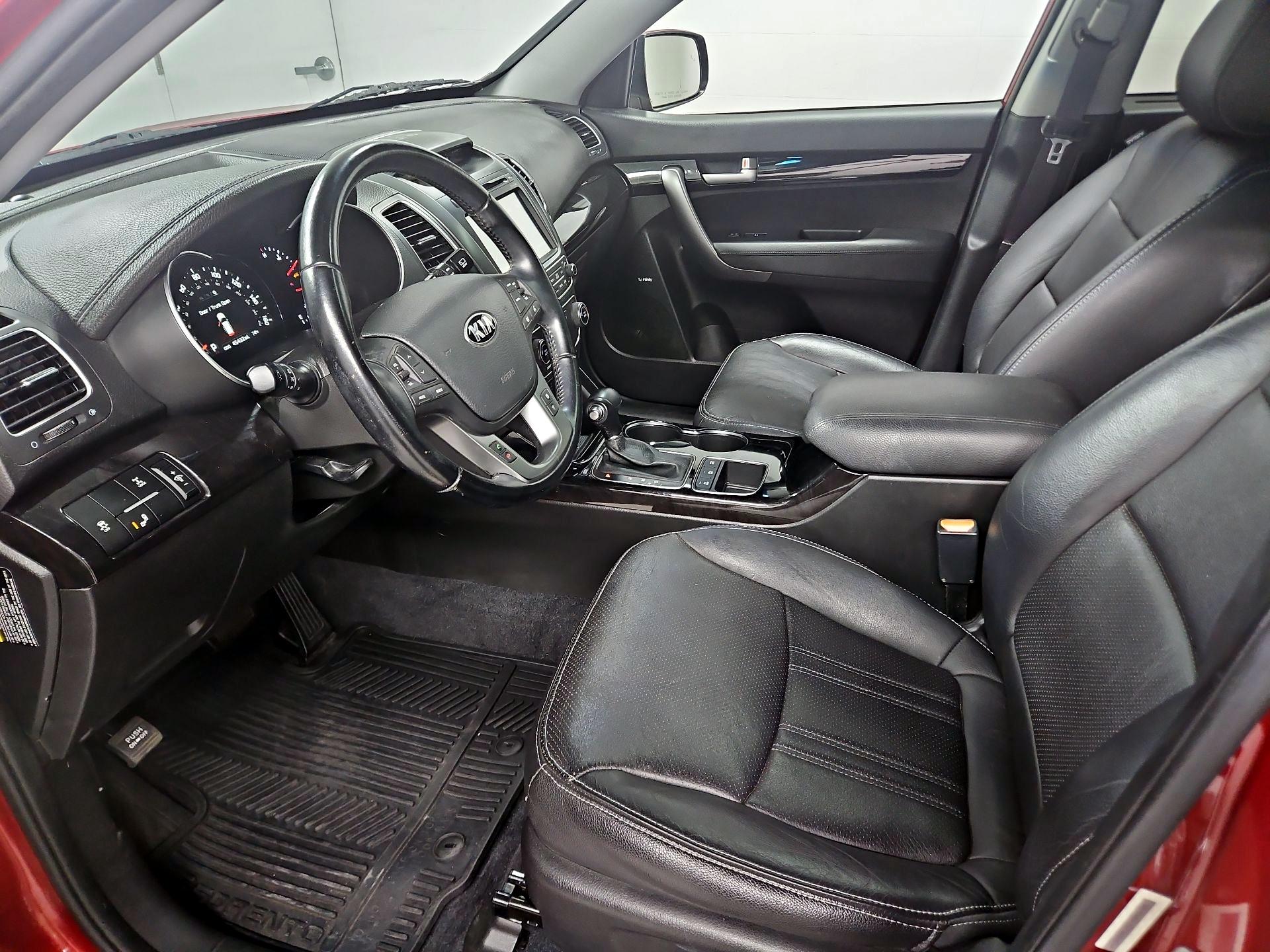 Thumbnail: 2015 Kia Sorento - 11