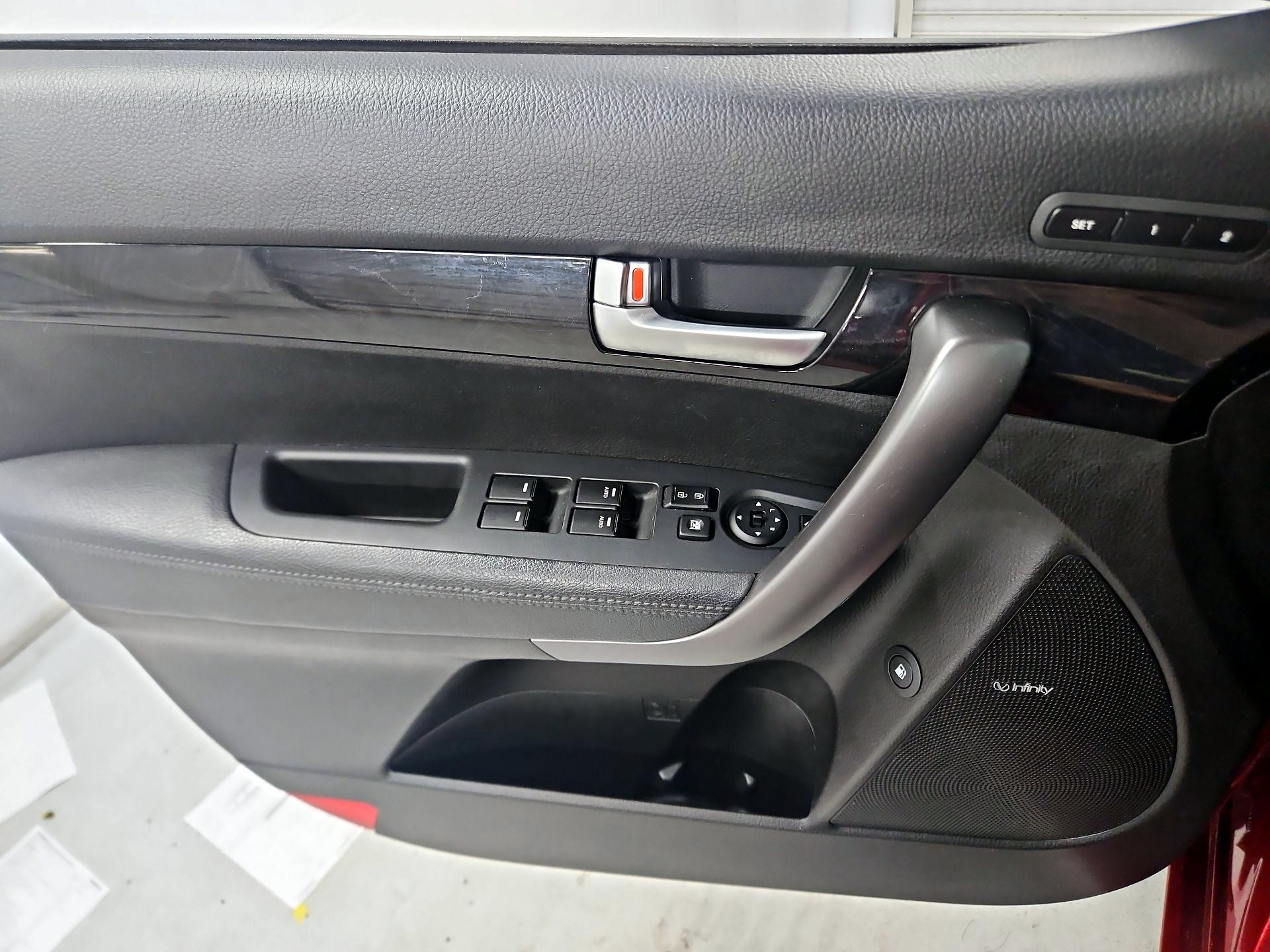 Thumbnail: 2015 Kia Sorento - 12
