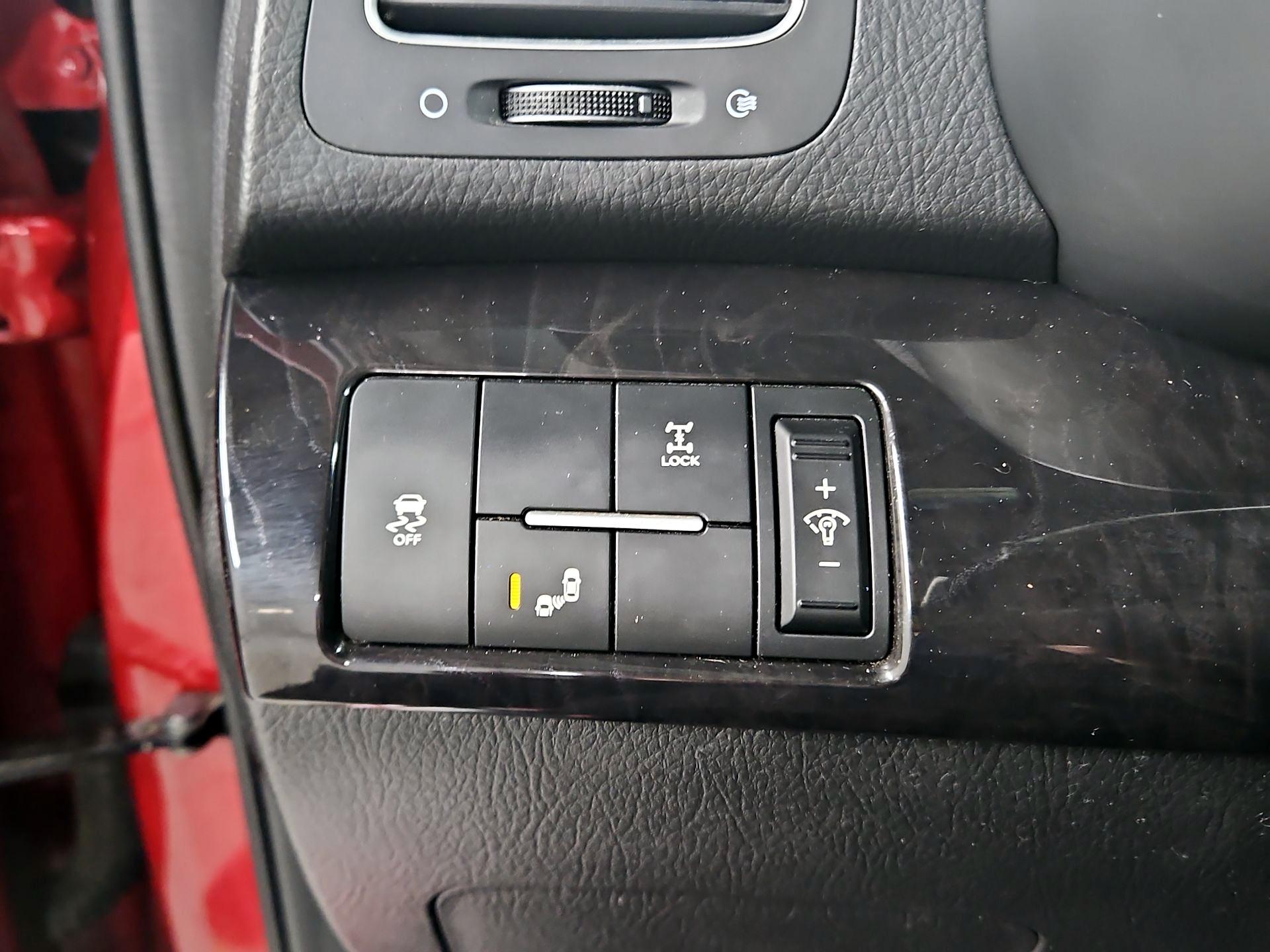 Thumbnail: 2015 Kia Sorento - 13
