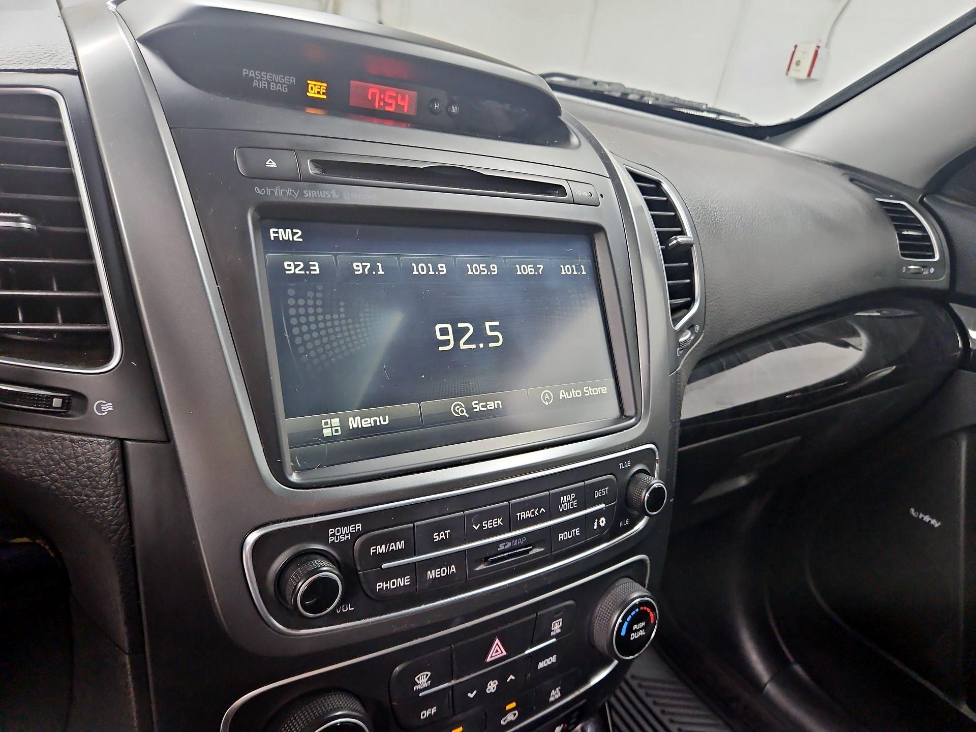 Thumbnail: 2015 Kia Sorento - 15