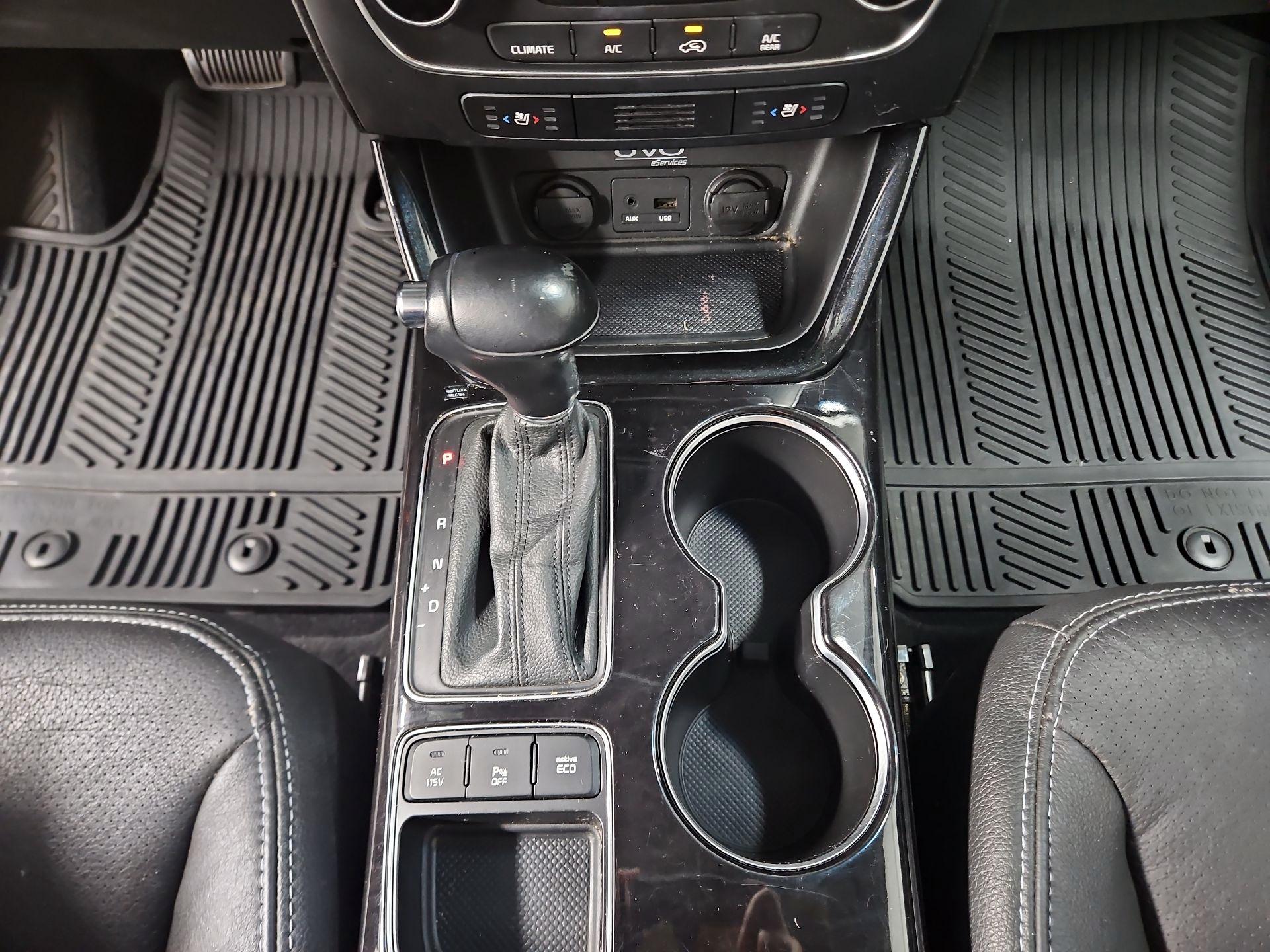Thumbnail: 2015 Kia Sorento - 17