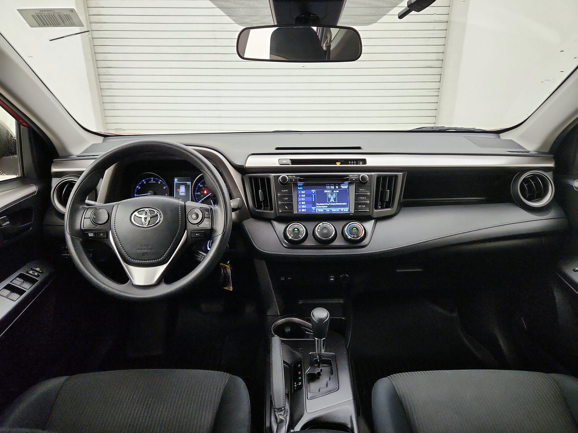 Thumbnail: 2017 Toyota RAV4 - 9