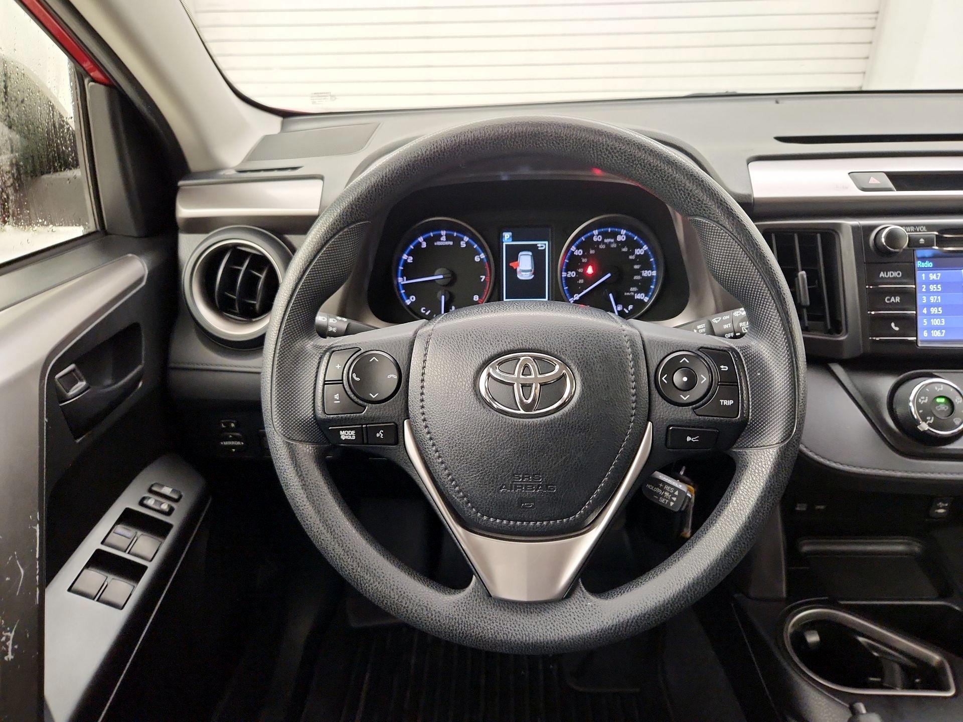 Thumbnail: 2017 Toyota RAV4 - 10