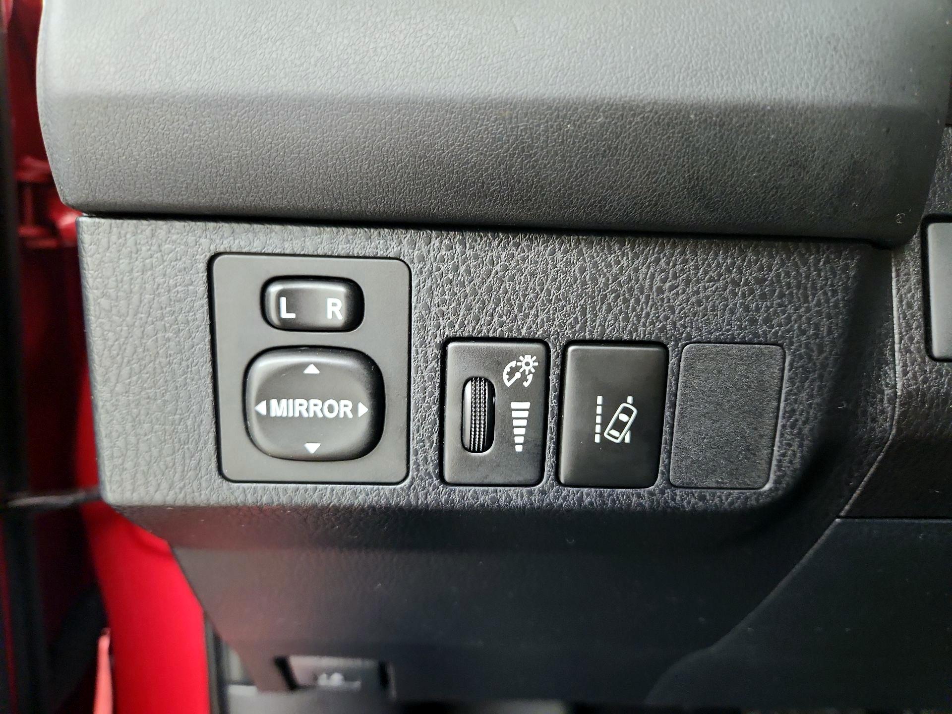 Thumbnail: 2017 Toyota RAV4 - 13