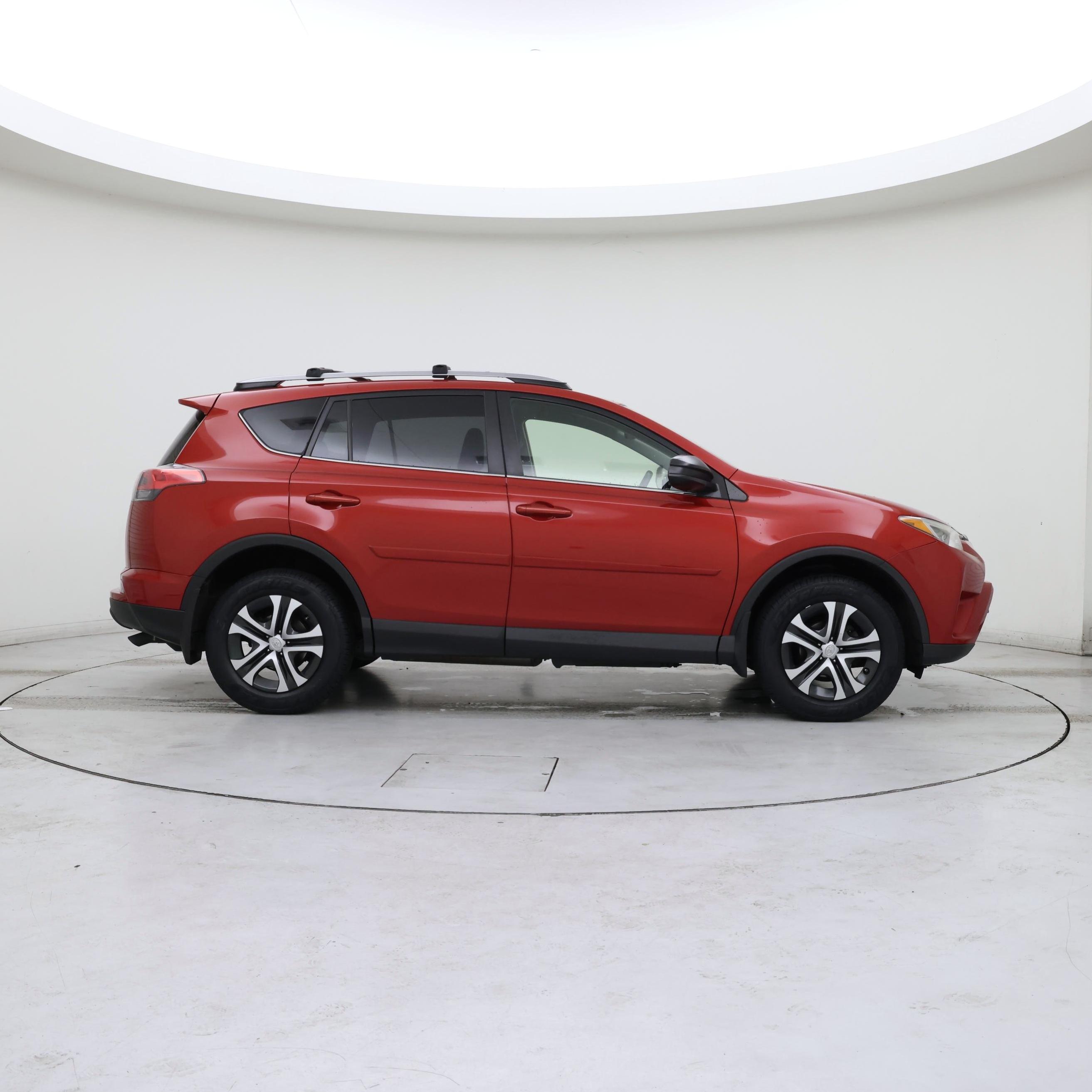 Thumbnail: 2017 Toyota RAV4 - 7