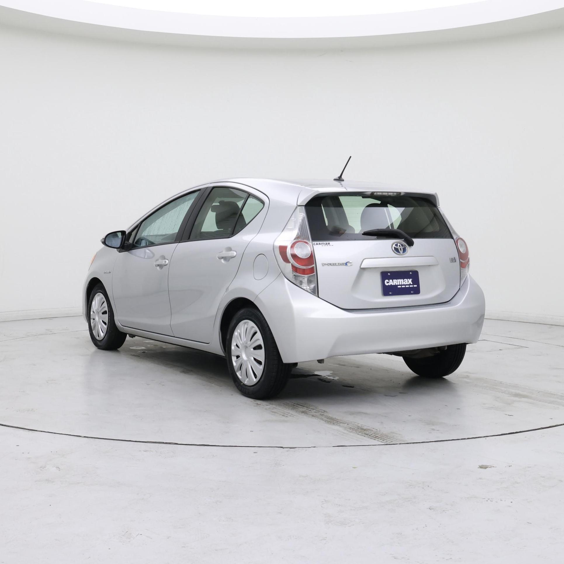 Thumbnail: 2014 Toyota Prius c - 2