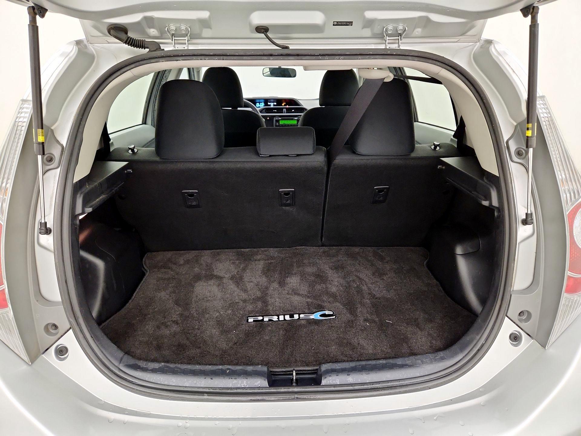 Thumbnail: 2014 Toyota Prius c - 19