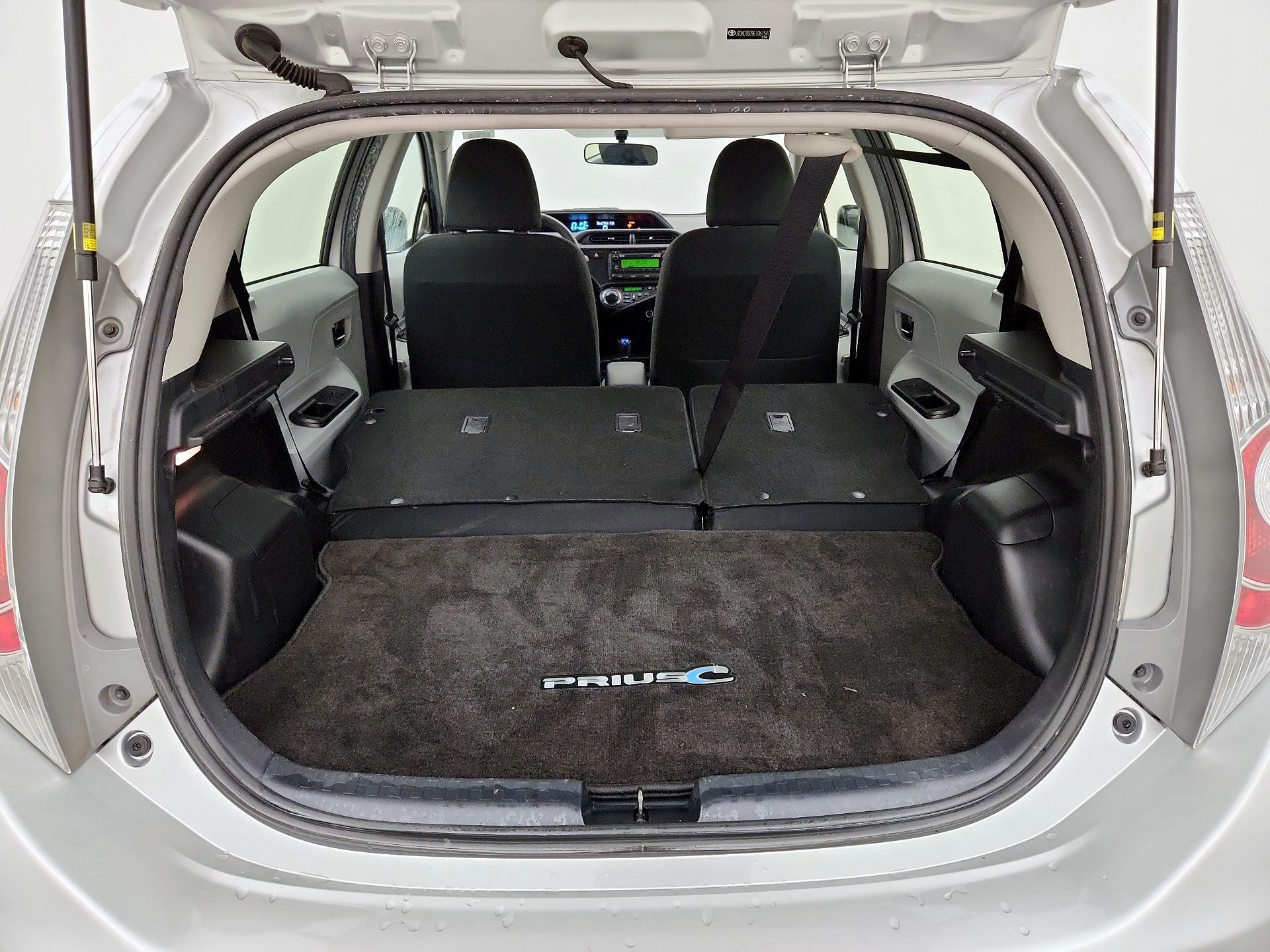 Thumbnail: 2014 Toyota Prius c - 20