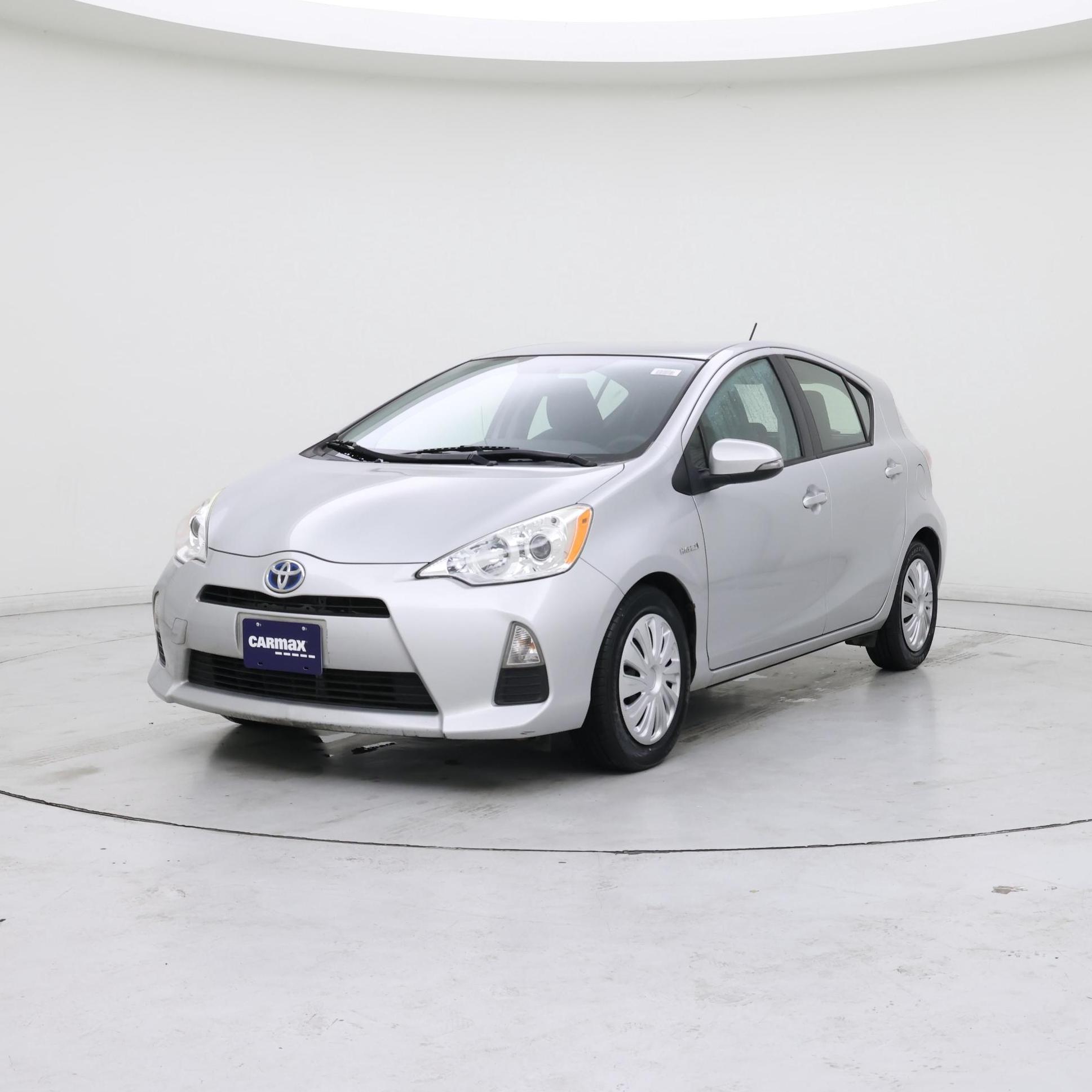 Thumbnail: 2014 Toyota Prius c - 4