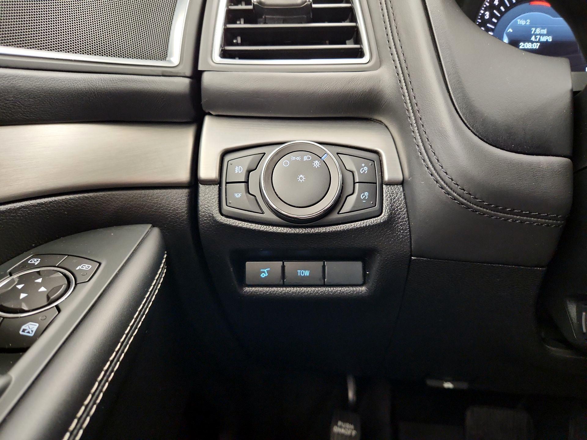 Thumbnail: 2018 Ford Explorer - 13