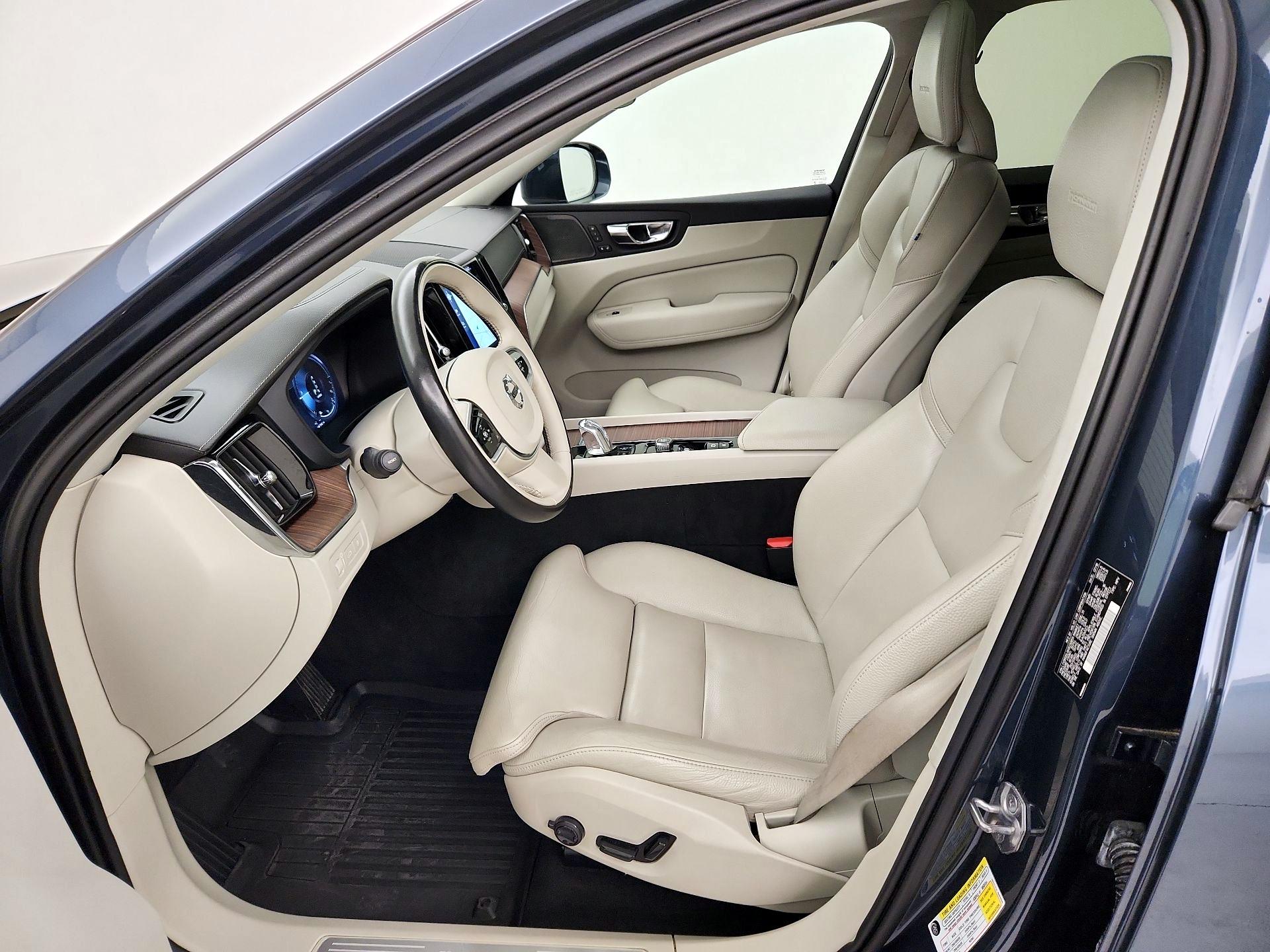 Thumbnail: 2019 Volvo XC60 - 11