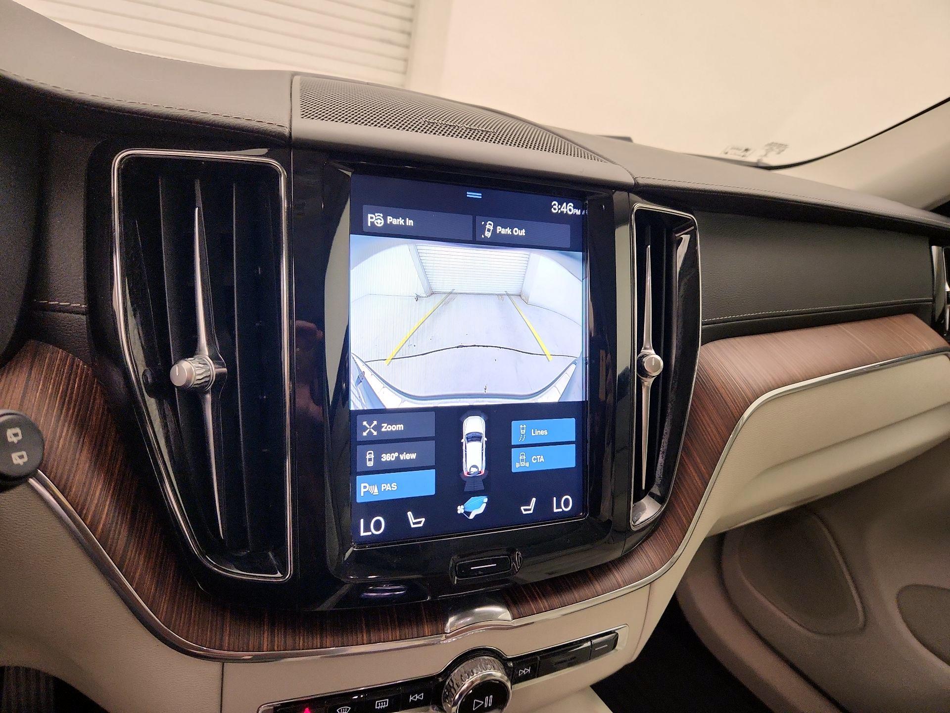 Thumbnail: 2019 Volvo XC60 - 15