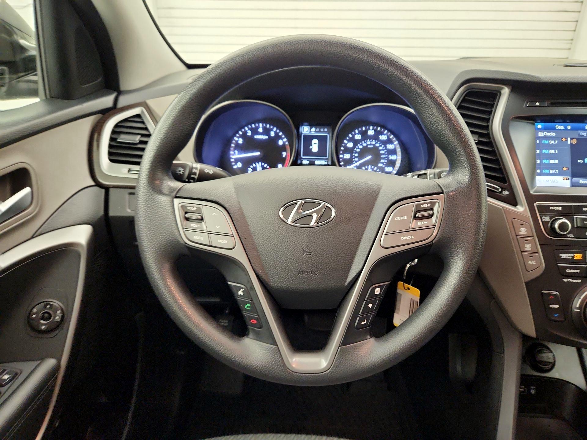 Thumbnail: 2017 Hyundai Santa Fe - 10