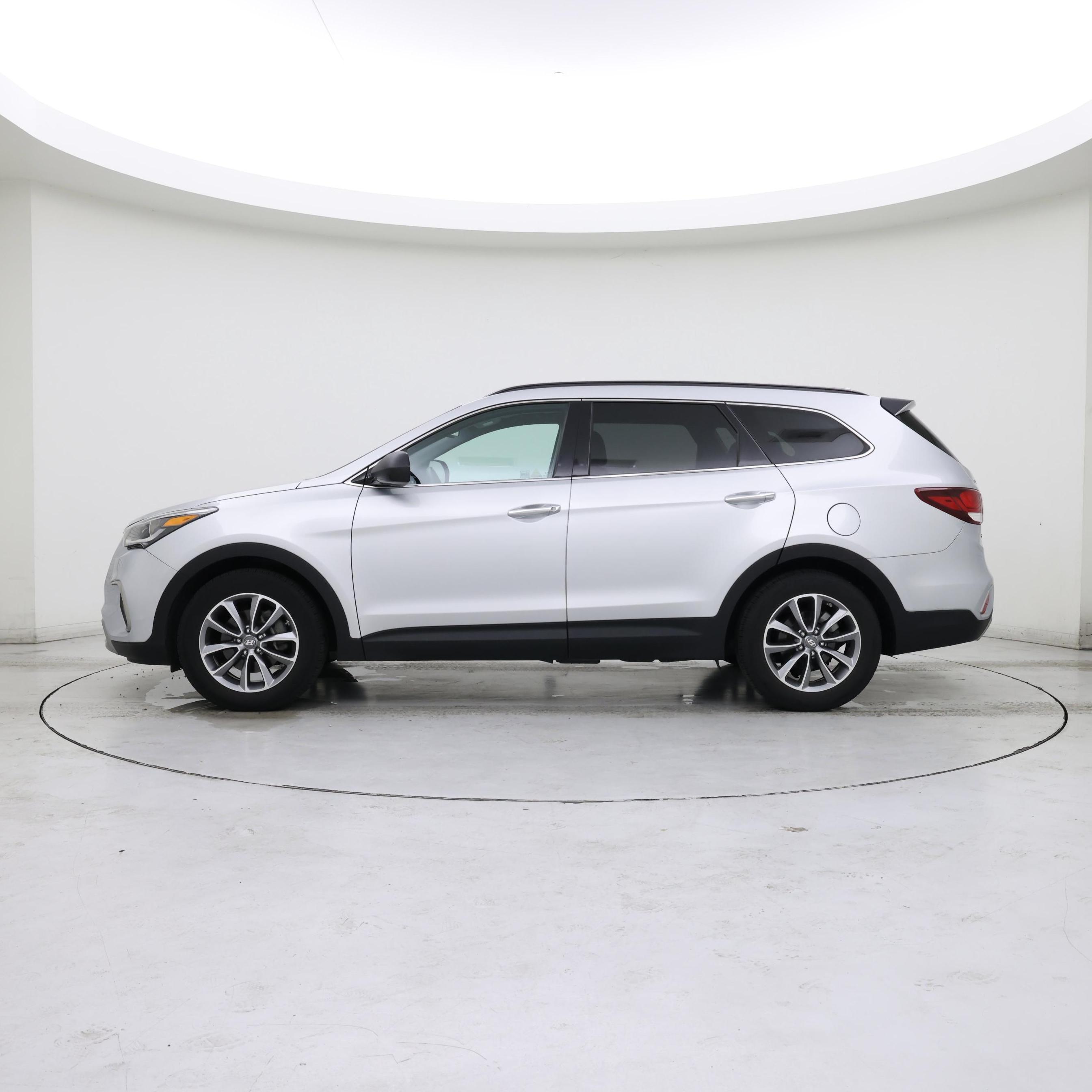 Thumbnail: 2017 Hyundai Santa Fe - 3
