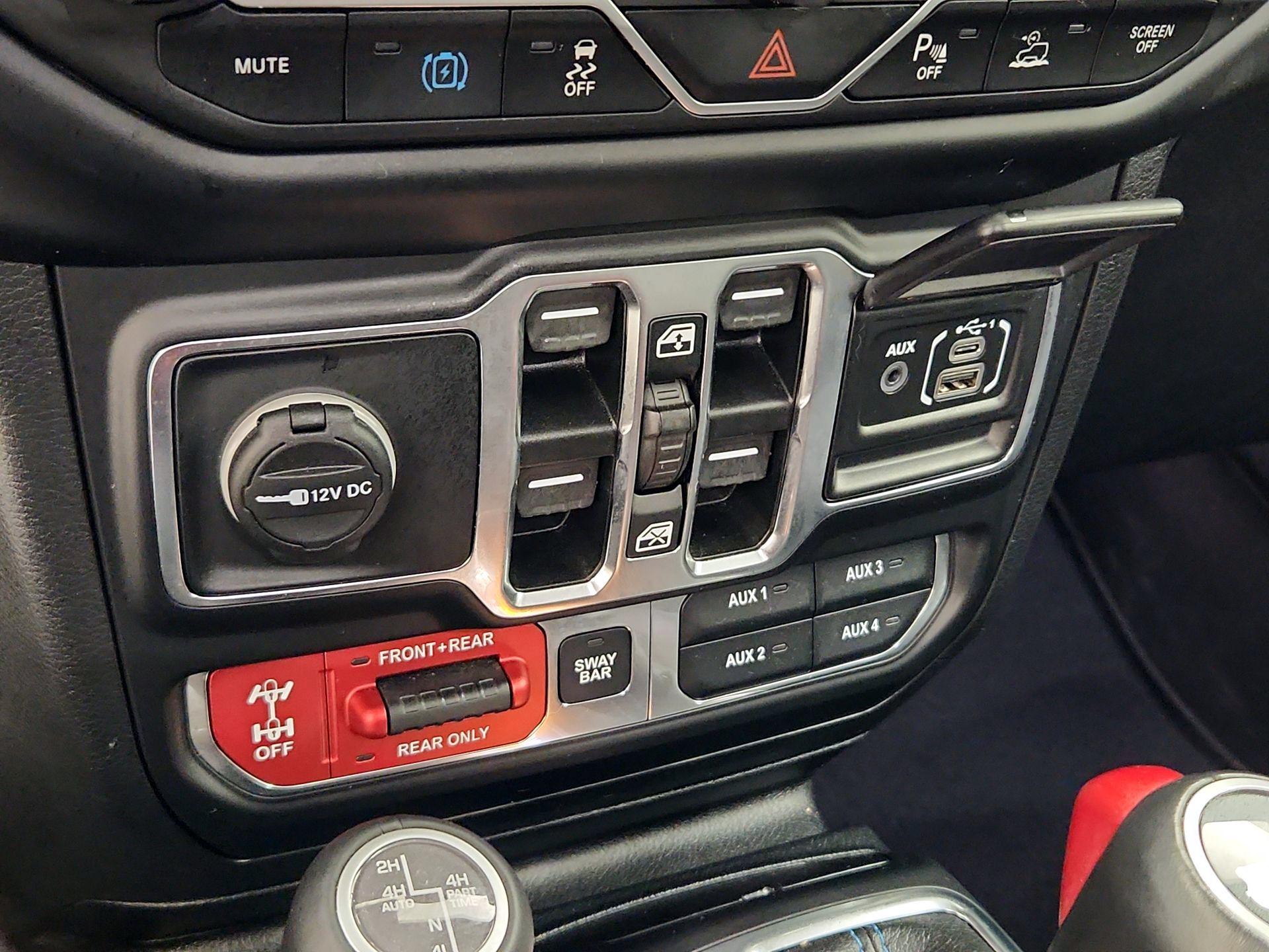 Thumbnail: 2021 Jeep Wrangler - 18