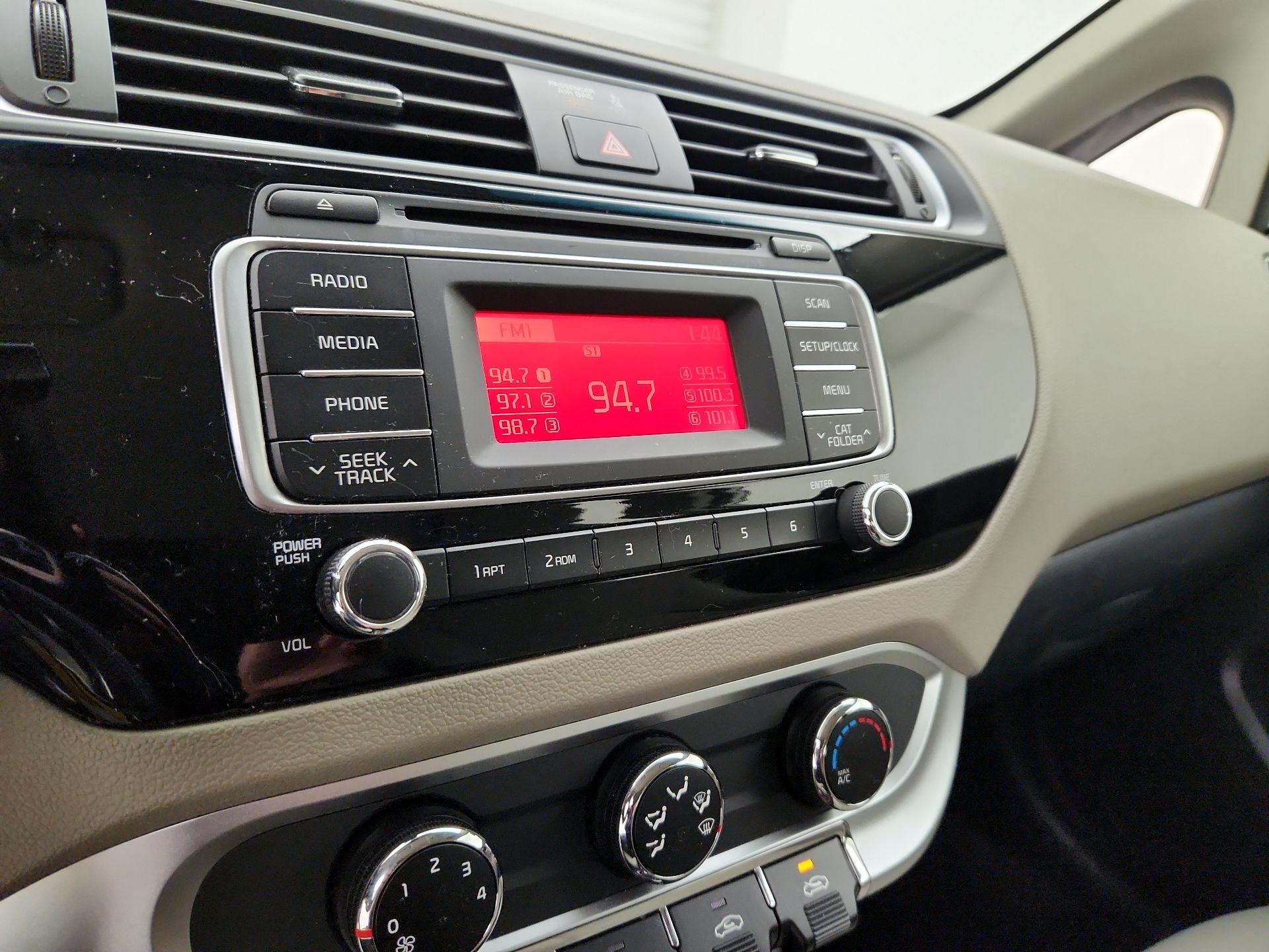 Thumbnail: 2017 Kia Rio5 - 14