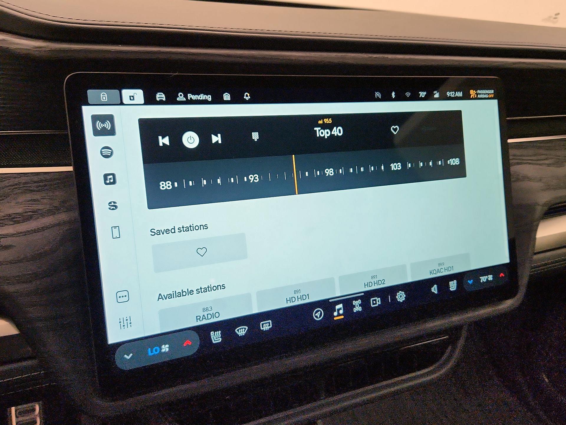 Thumbnail: 2023 Rivian R1S - 15