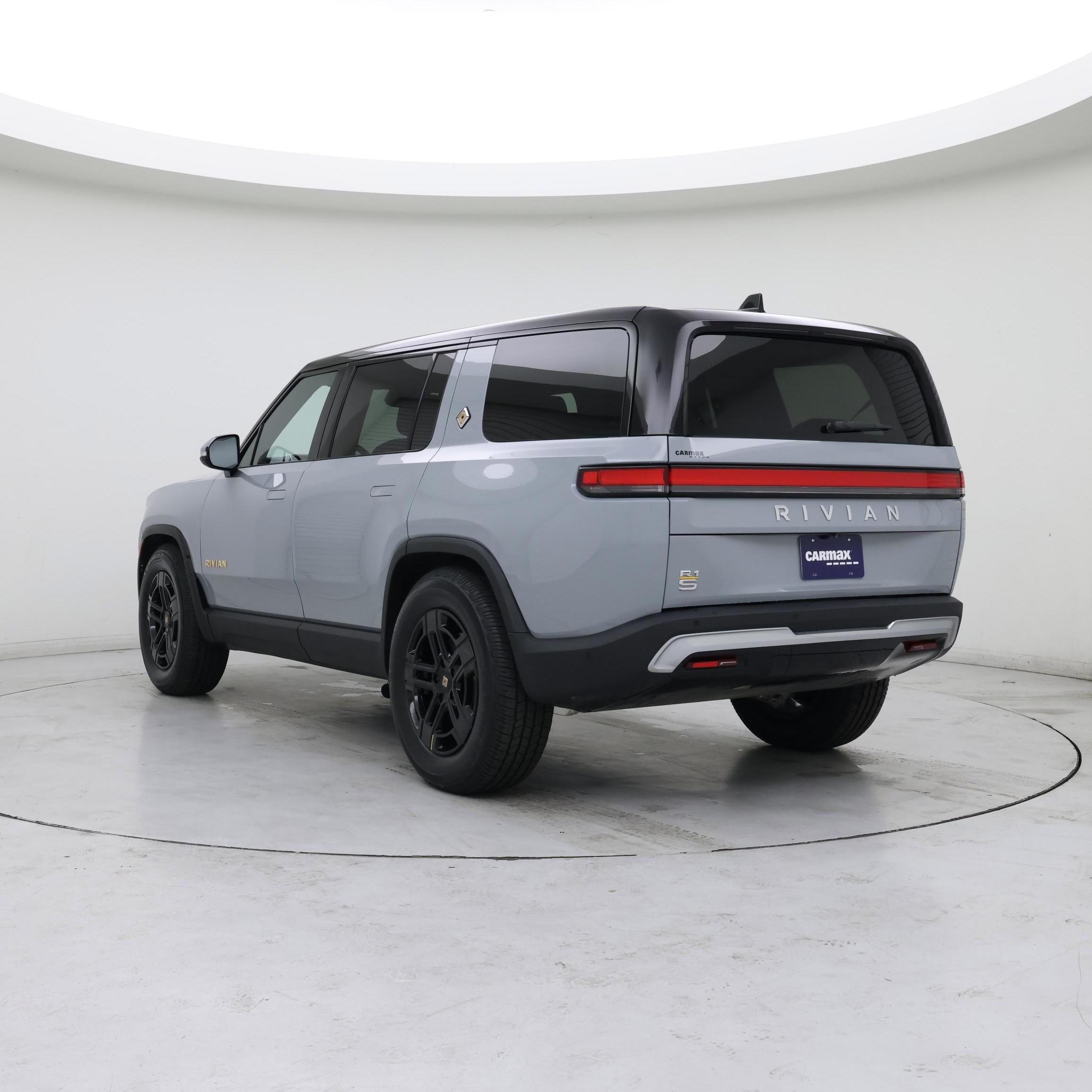 Thumbnail: 2023 Rivian R1S - 2