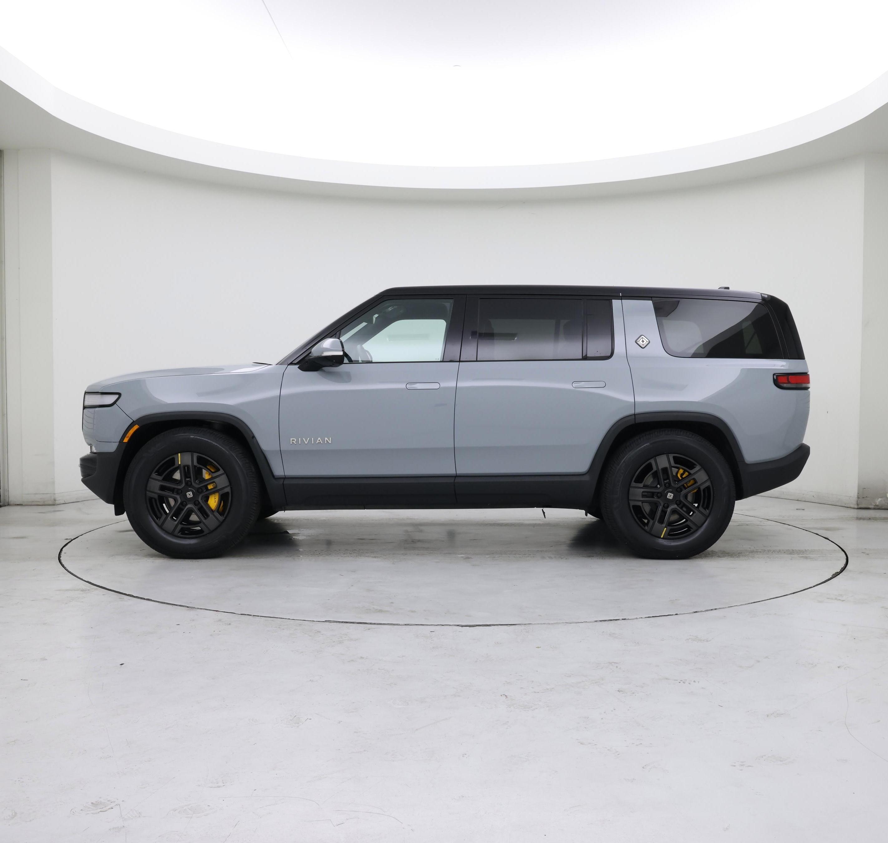 Thumbnail: 2023 Rivian R1S - 3