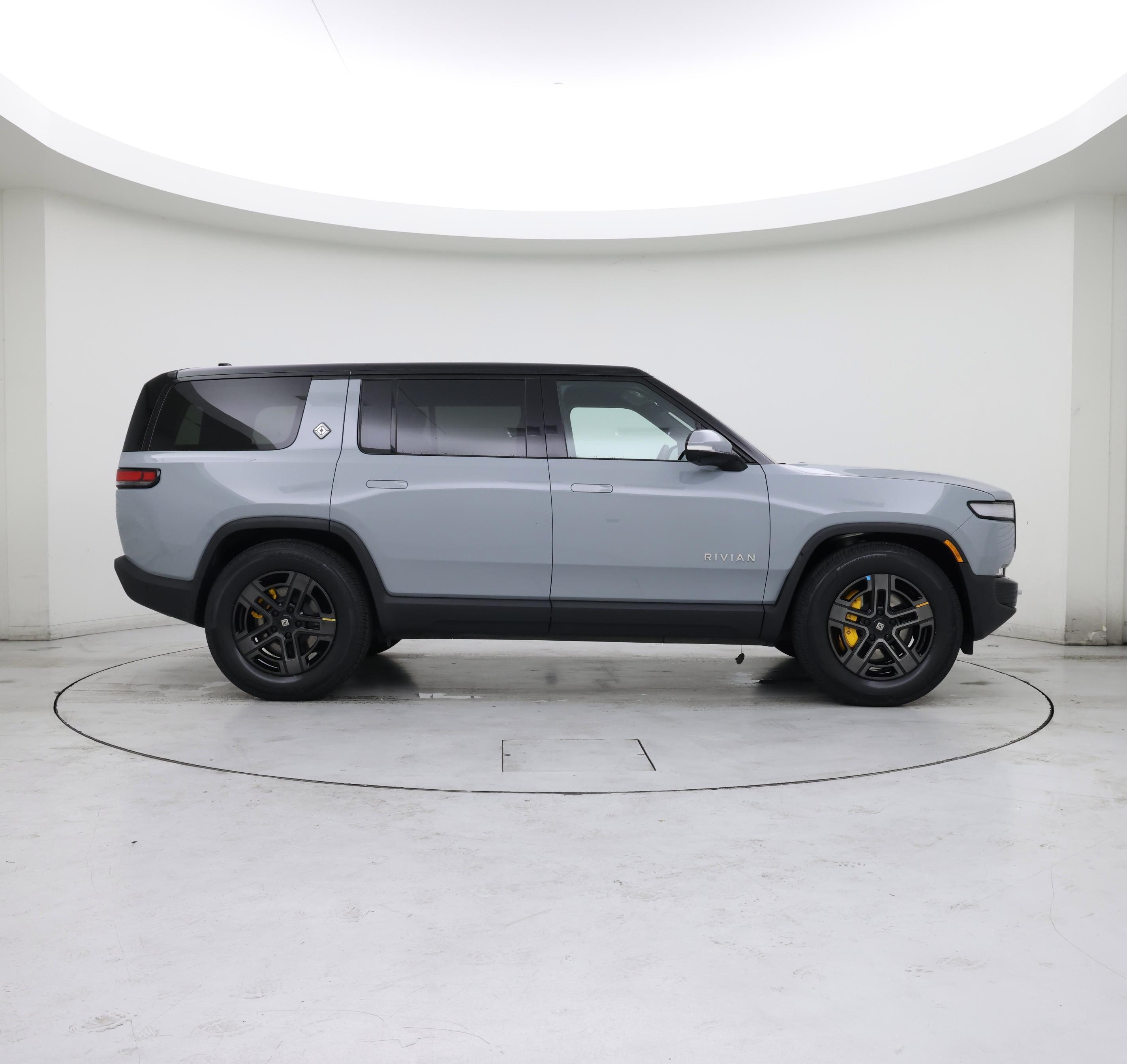 Thumbnail: 2023 Rivian R1S - 7