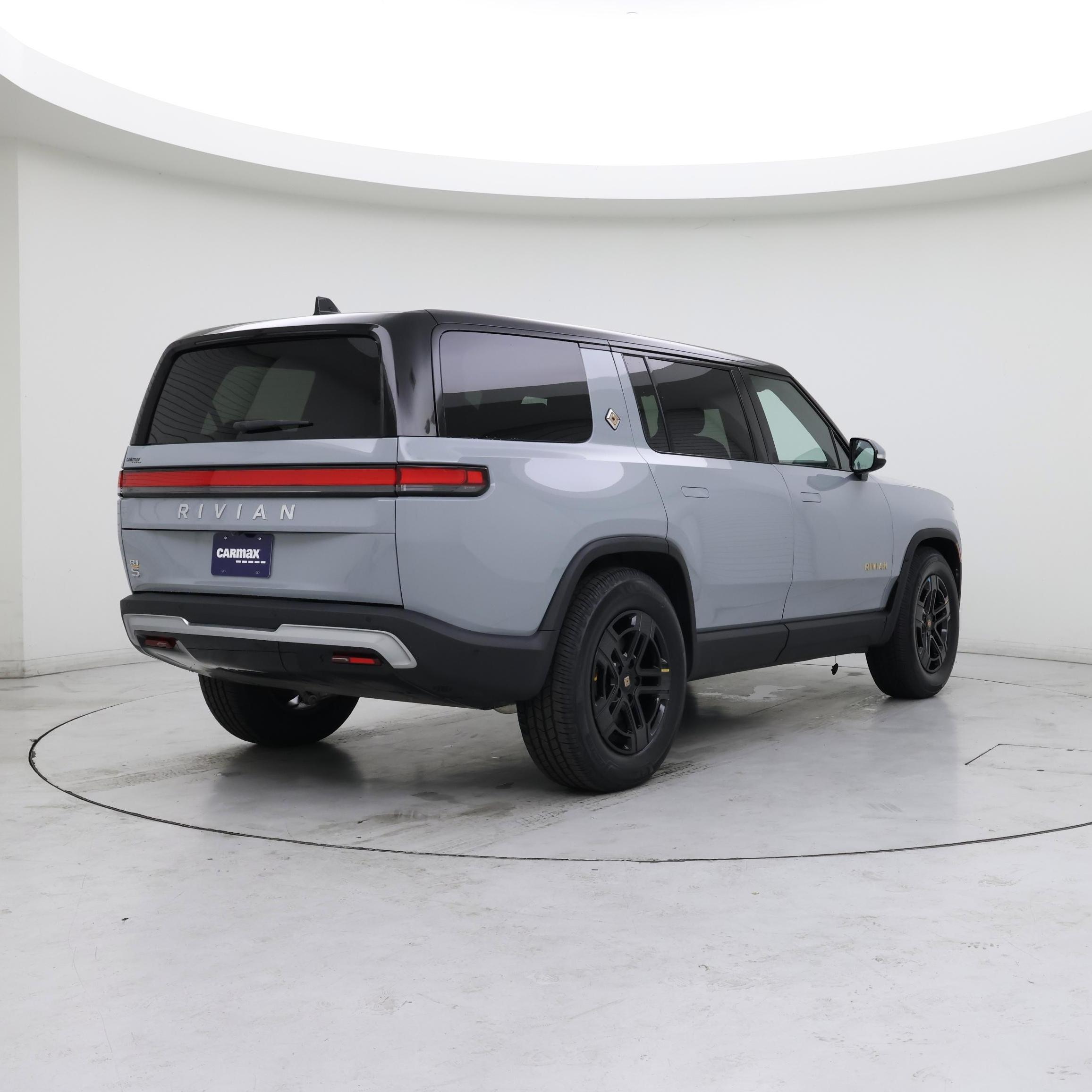 Thumbnail: 2023 Rivian R1S - 8