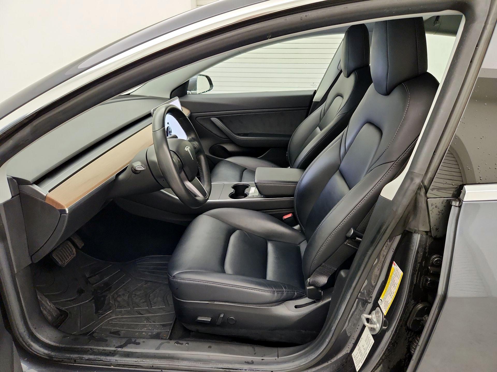 Thumbnail: 2019 Tesla Model 3 - 11