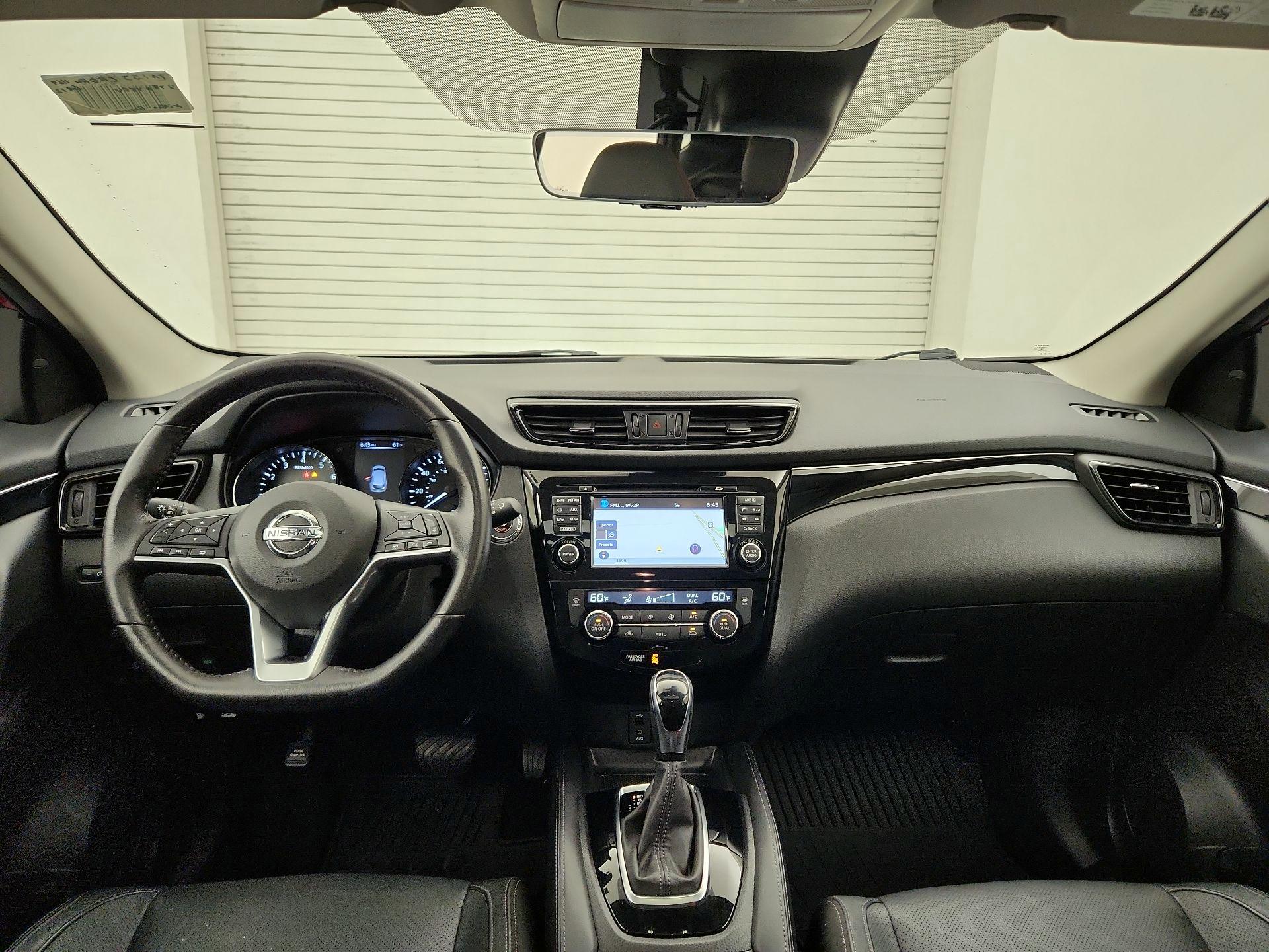 Thumbnail: 2017 Nissan Rogue Sport - 9
